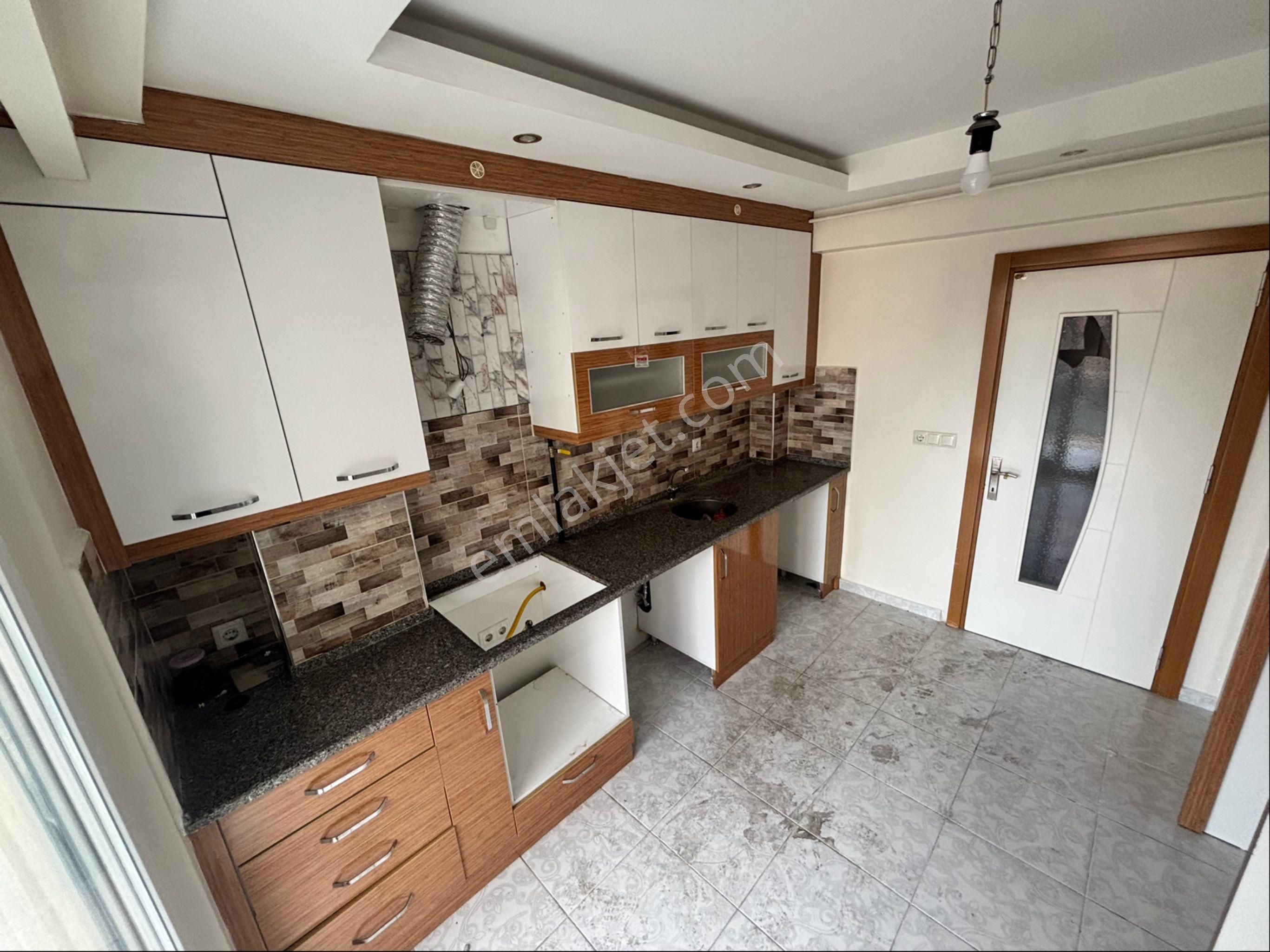 Karamanda Asansörlü Arakat 2+1 110 M2 10 Yıllık Satılık Daire - Görsel 4