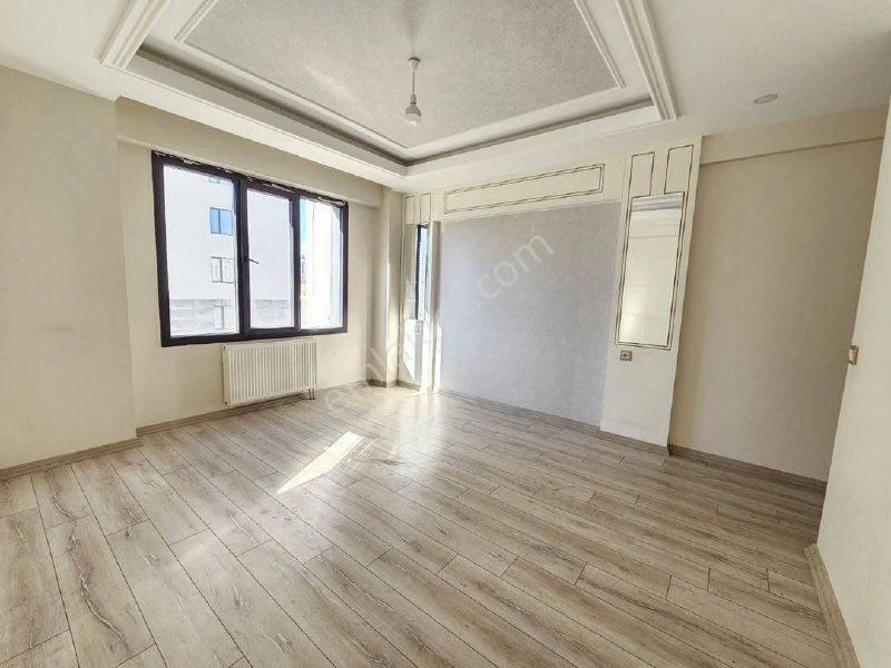 Bağcılar'da Sahibinden Kiralık 2+1 Daire Sahibi İletişim: 𝑂𝟧3𝟕' - 244' - 𝑂4𝟧1' ✅ - Görsel 8