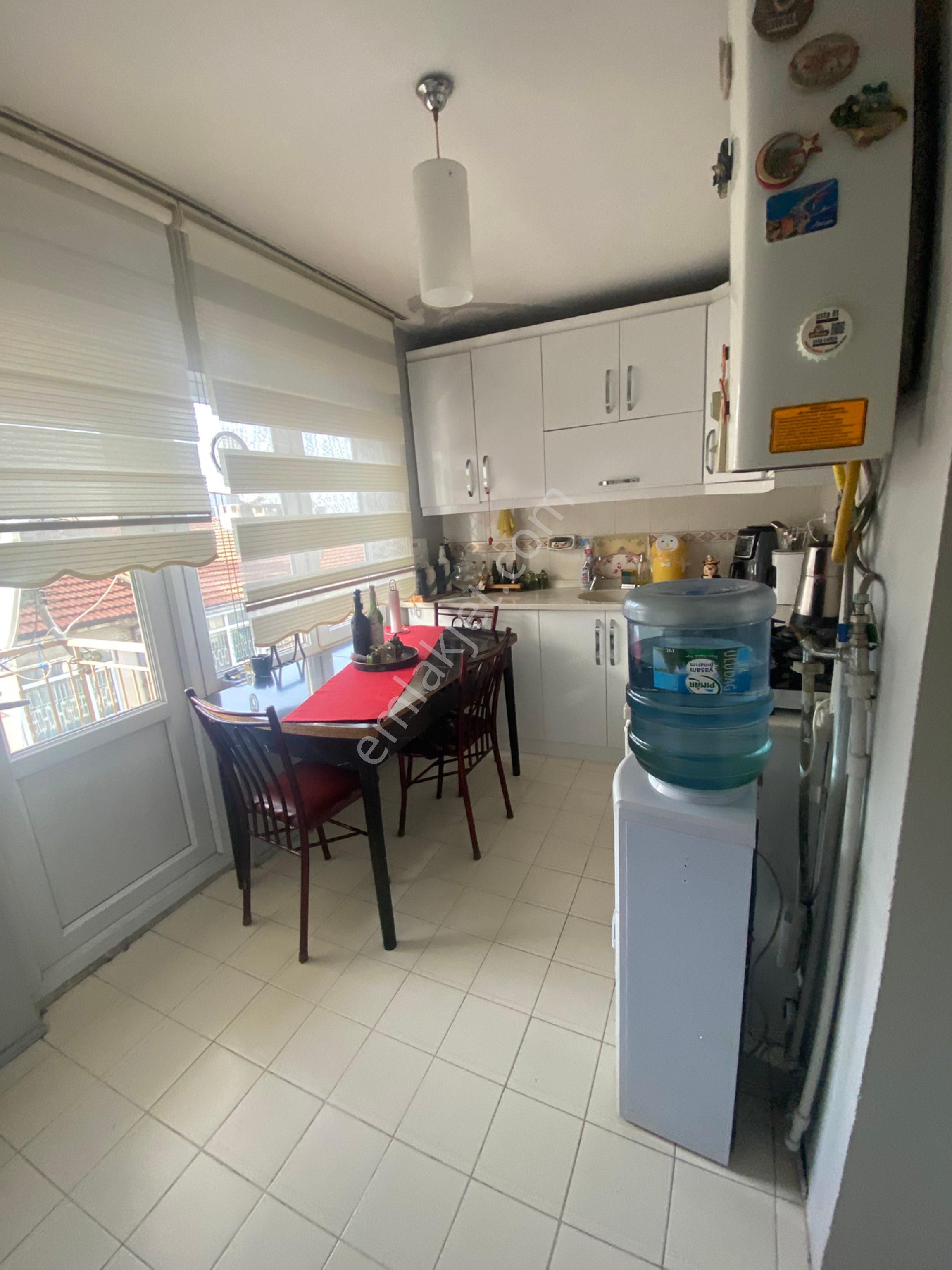 Cihangir Emlaktan Altıparmak Caddeye Çok Yakın Konumda Asansörlü Satılık Kelepir Daire