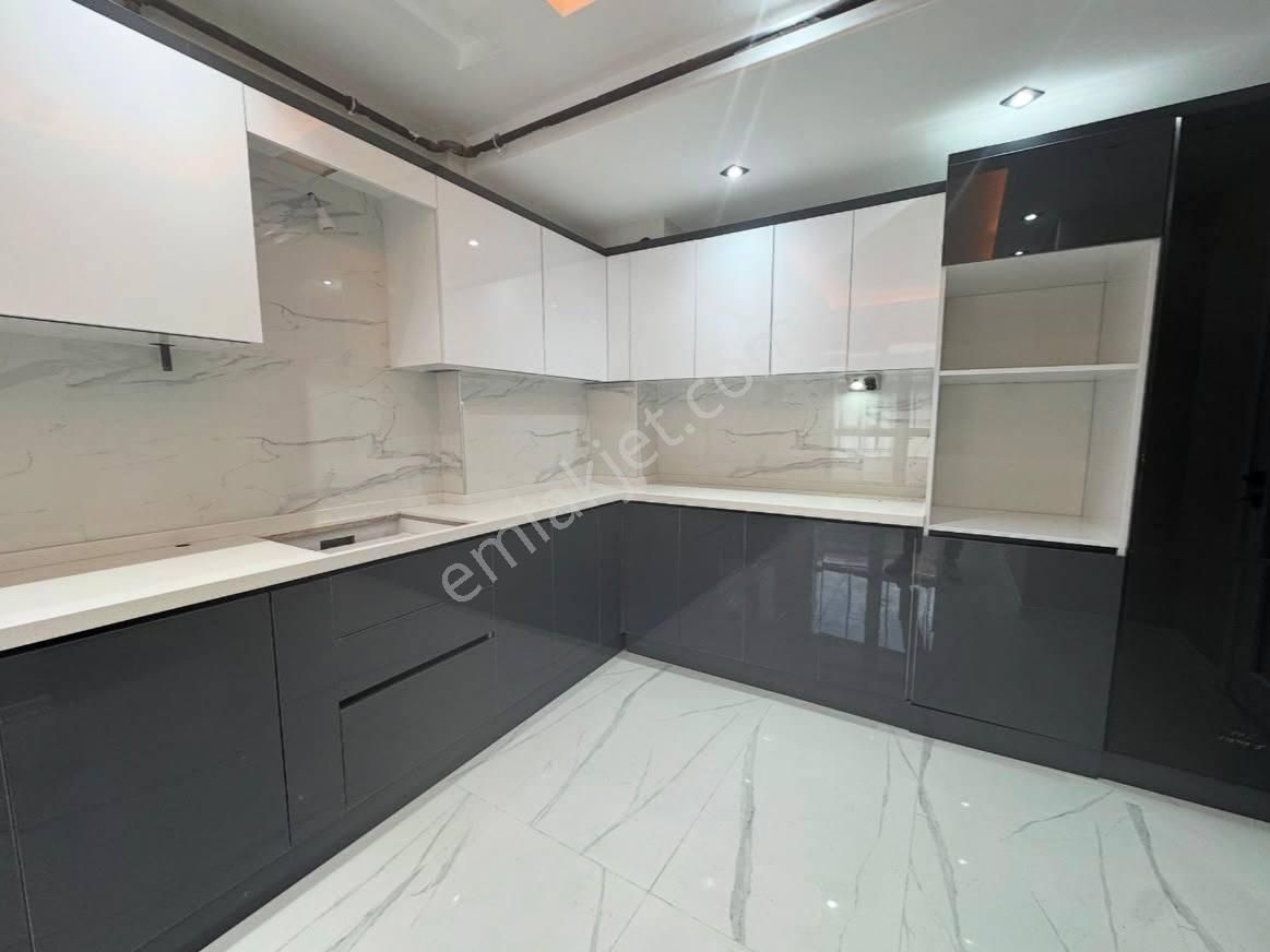 Balçova'da Sahibinden Kiralık 2+1 Daire 🏡 İletisim: 𝑂𝟧3𝟕' - 244' - 𝑂4𝟧1' - Görsel 4