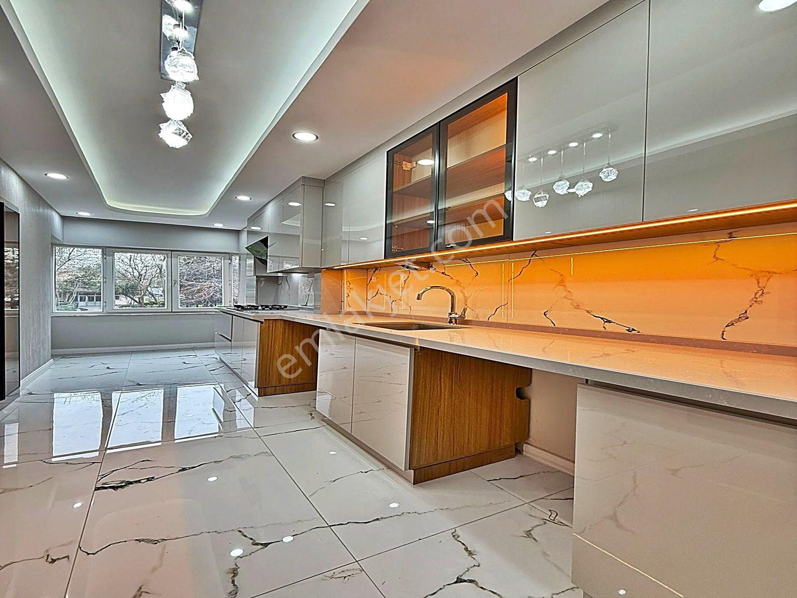 Beylikdüzü Barış Mahallesi'de Site İçinde 2+1 Ultra Lüks Daire - Görsel 8