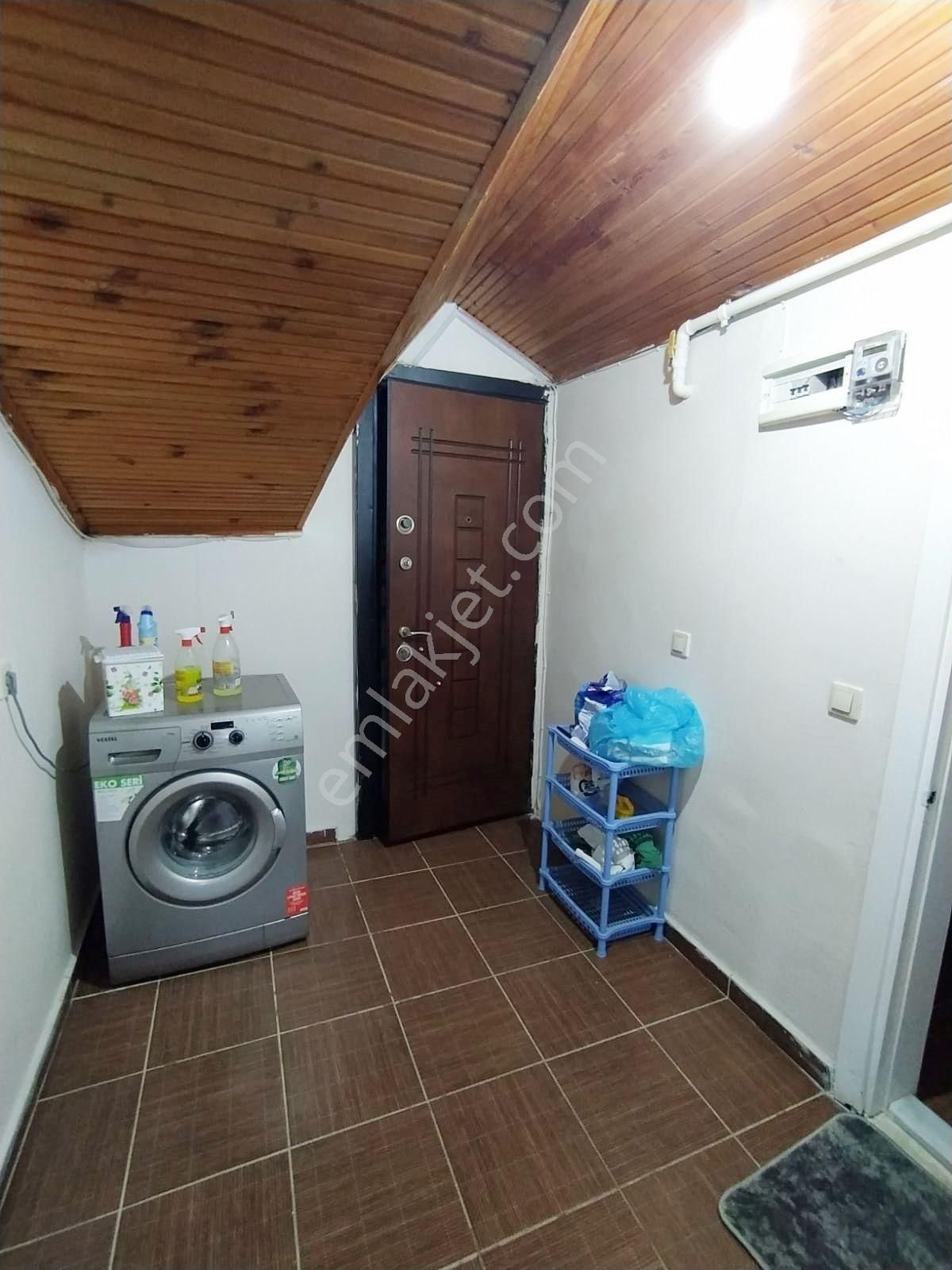 Mertcan Dan Uğurmumcu Mah Manzaralı 1+1 Çatı Katı Fırsat Kiralık - Görsel 13