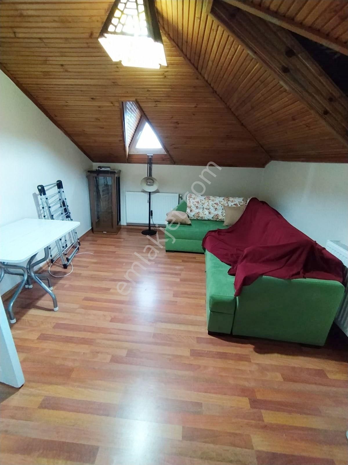 Mertcan Dan Uğurmumcu Mah Manzaralı 1+1 Çatı Katı Fırsat Kiralık - Görsel 5