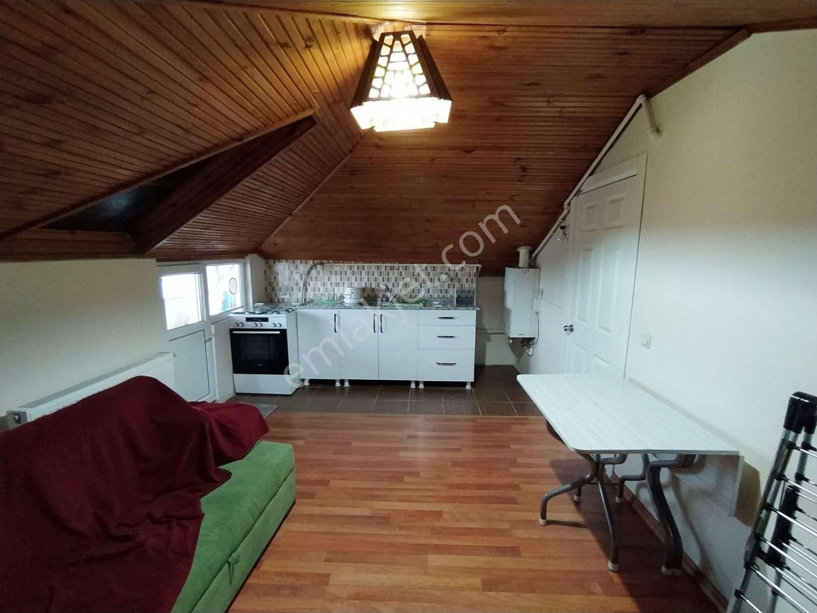 Mertcan Dan Uğurmumcu Mah Manzaralı 1+1 Çatı Katı Fırsat Kiralık - Görsel 4