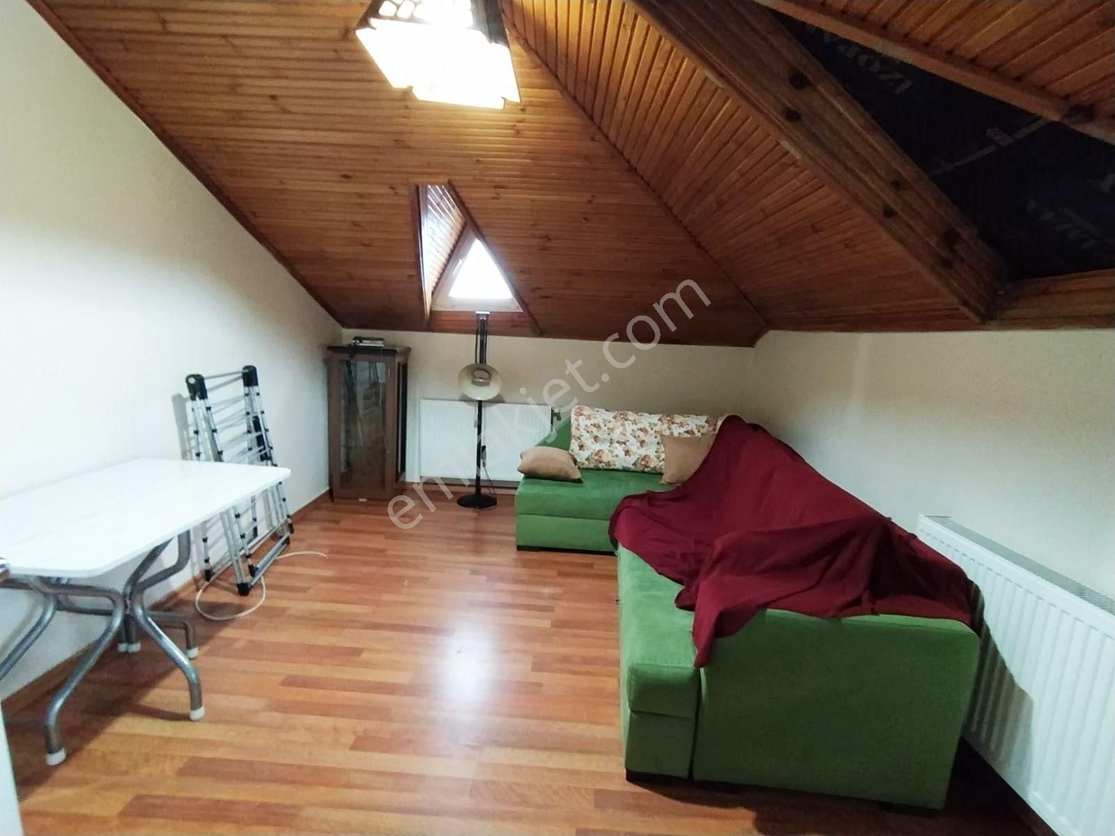 Mertcan Dan Uğurmumcu Mah Manzaralı 1+1 Çatı Katı Fırsat Kiralık - Görsel 2