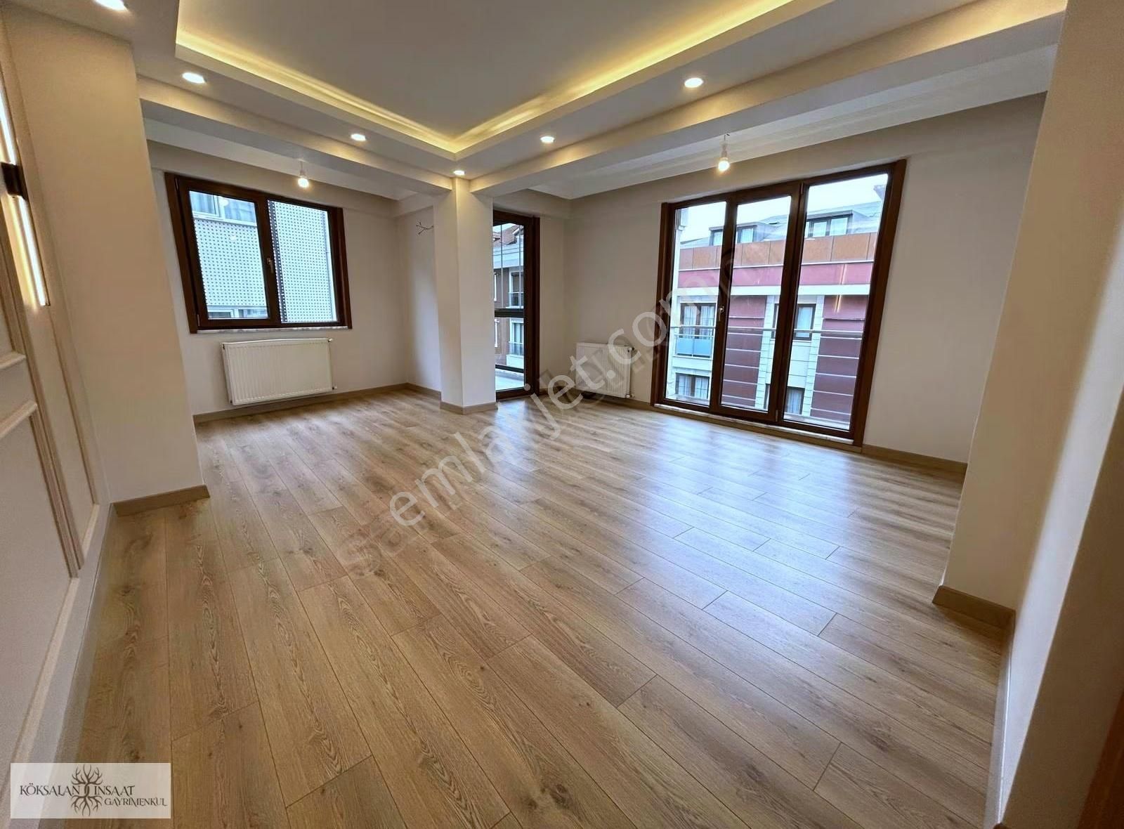 Köksalan'dan Küçükyalı Atatürk Cad. Yeni Binada Ön Cephe 3+1