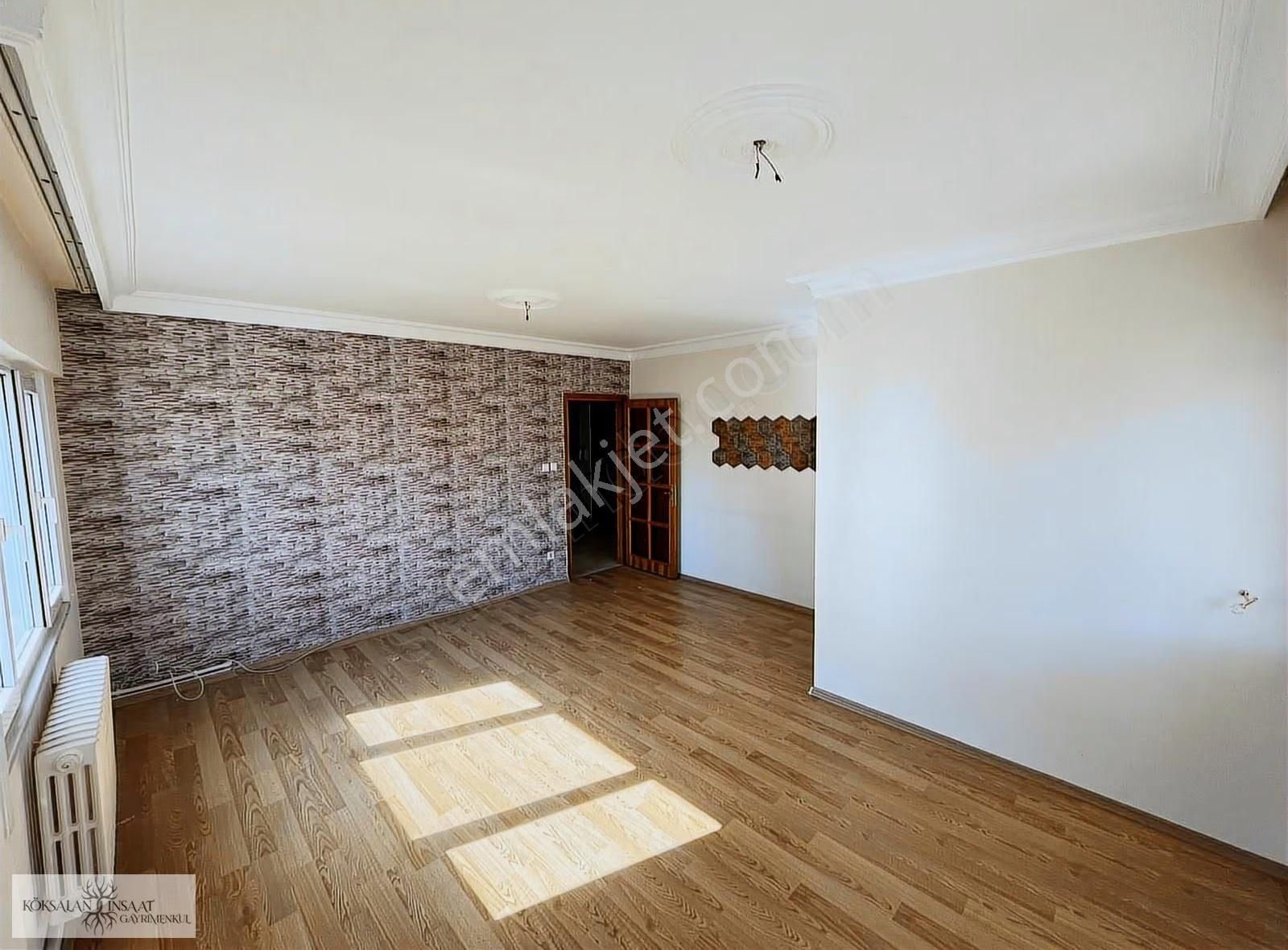 Köksalandan İçerenköy'de Site Özellikli Binada Ön Köşe 6. Kat - Görsel 14