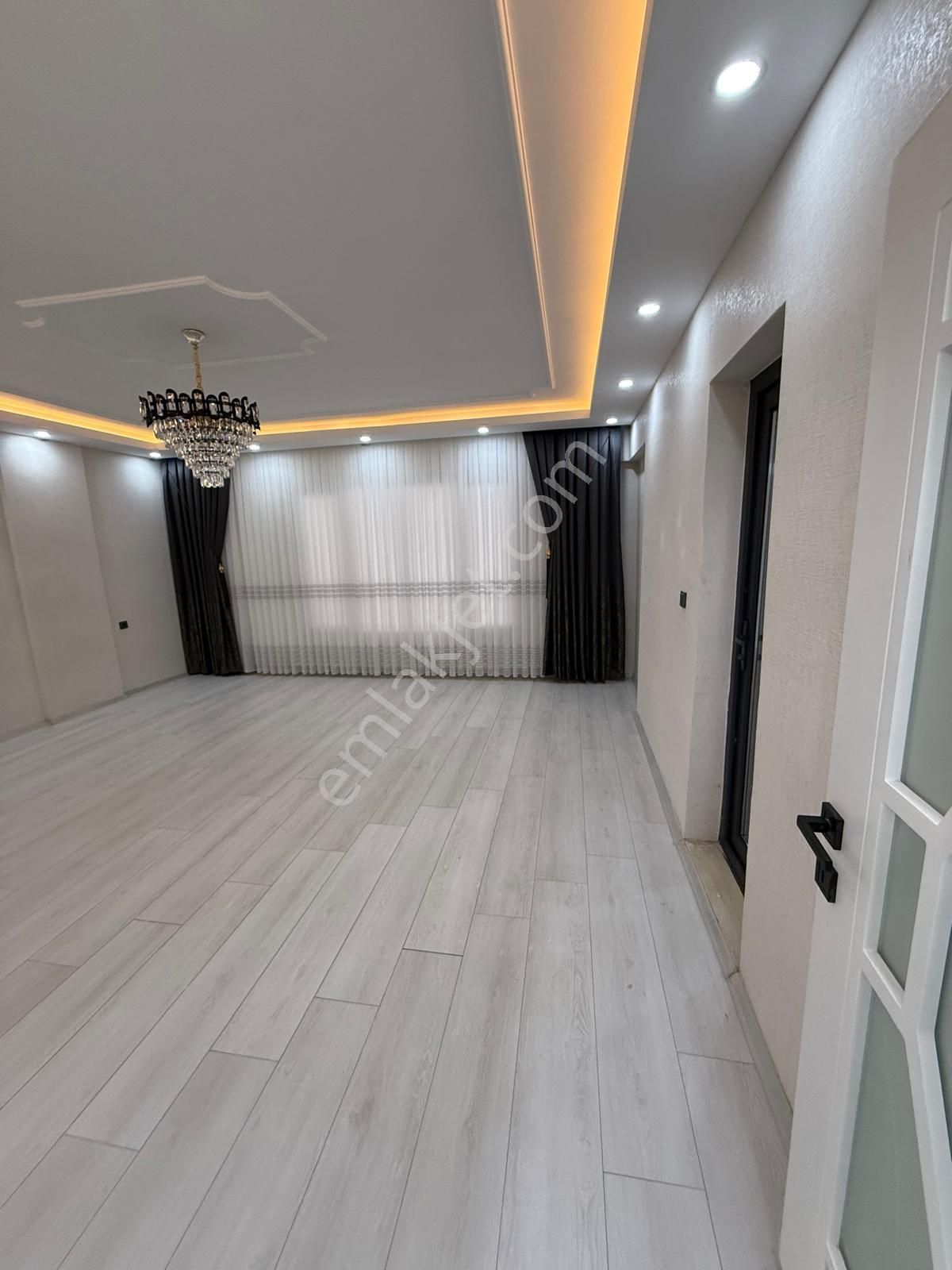 !.ayalp Gayrimenkulden Bölgenin En Lüks Emsalsiz 4,5+1 Dairesi.! - Görsel 3