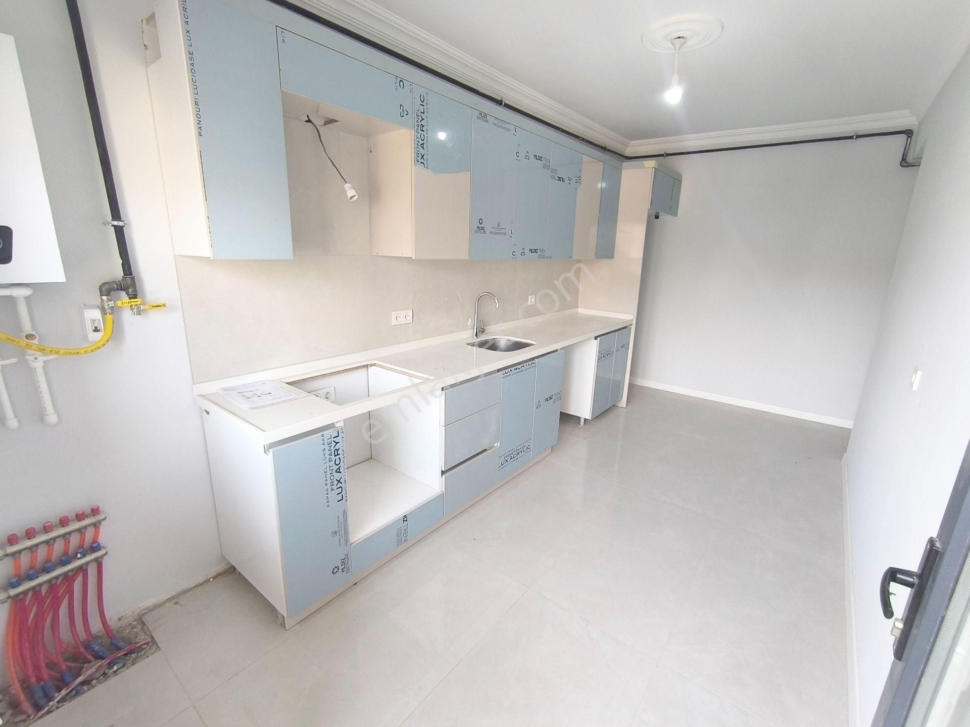 E5 Metro Yakını 3+1 6,kat Otoparklı Ultralüxs Daire - Görsel 4