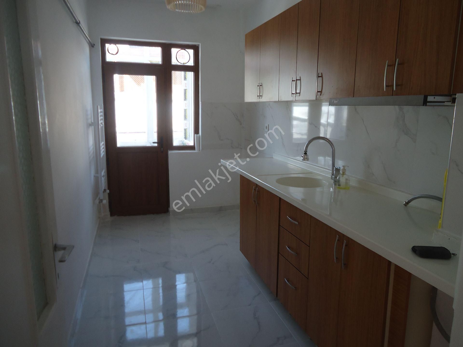 Aydınlıkevlerde 3+1 İçi Yapılı Kiralık Daire Gizem Emlaktan - Görsel 25