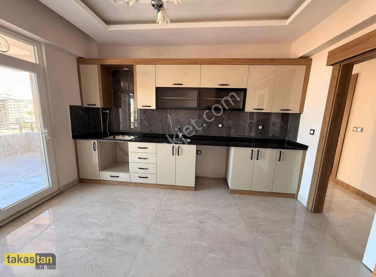 Göktürk Mah De Geniş Satılık 2+1 Daire