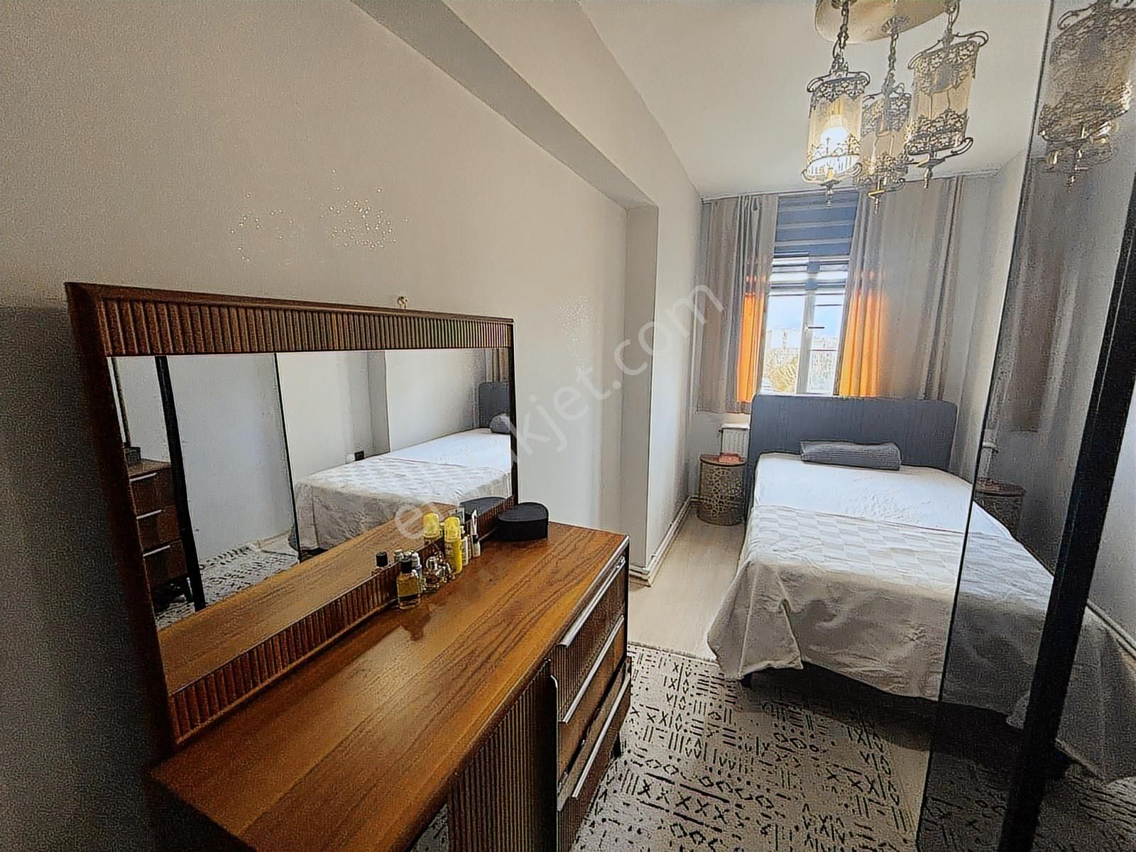 İzmir Bornova Kızılay Mah. Satılık 2+1 Bakımlı Daire - Görsel 9