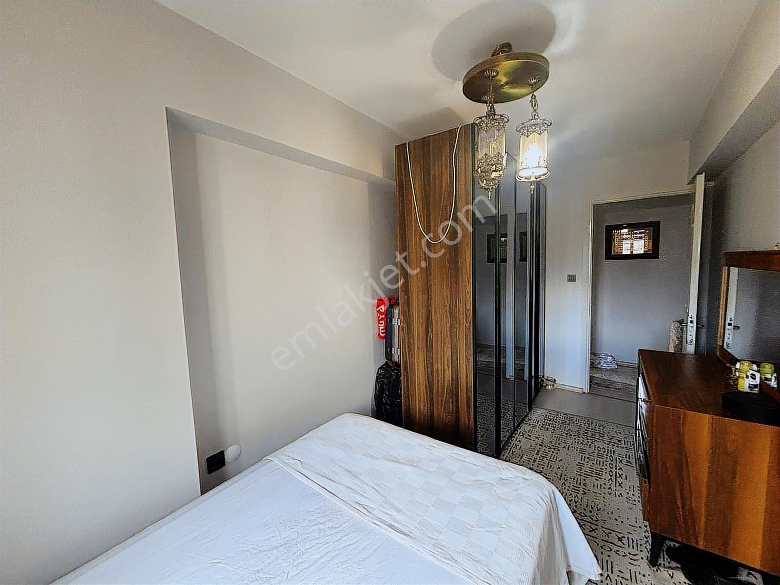 İzmir Bornova Kızılay Mah. Satılık 2+1 Bakımlı Daire - Görsel 9