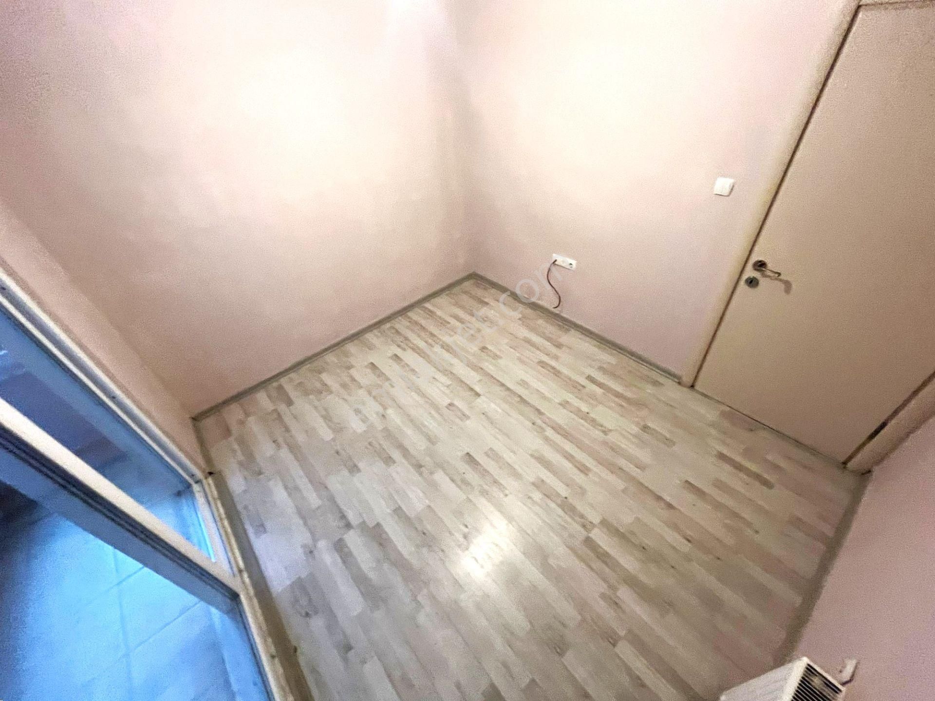 Aygül'den Akçay Merkez'de Ön Cephe Ebeveyn Banyolu Doğalgazlı Cam Balkonlu Fırsat 3+1 Satılık Daire - Görsel 26