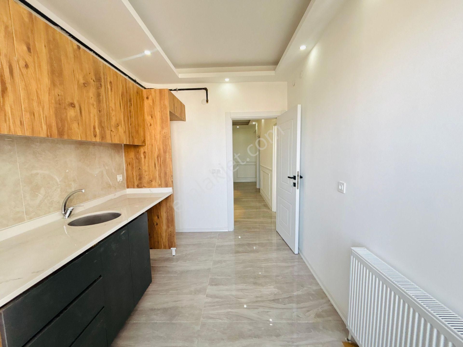 Güven'den Çerkezköy'de Merkezi Konumda Ara Kat Öncephe 2+1 Daire - Görsel 15