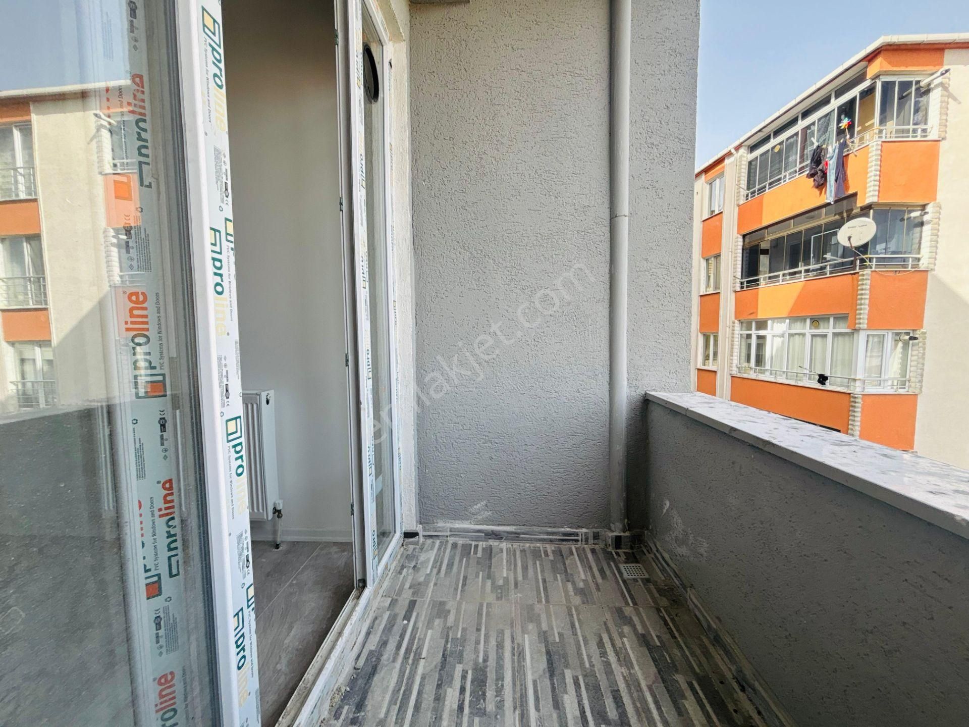 Güven'den Çerkezköy'de Merkezi Konumda Ara Kat Öncephe 2+1 Daire - Görsel 17