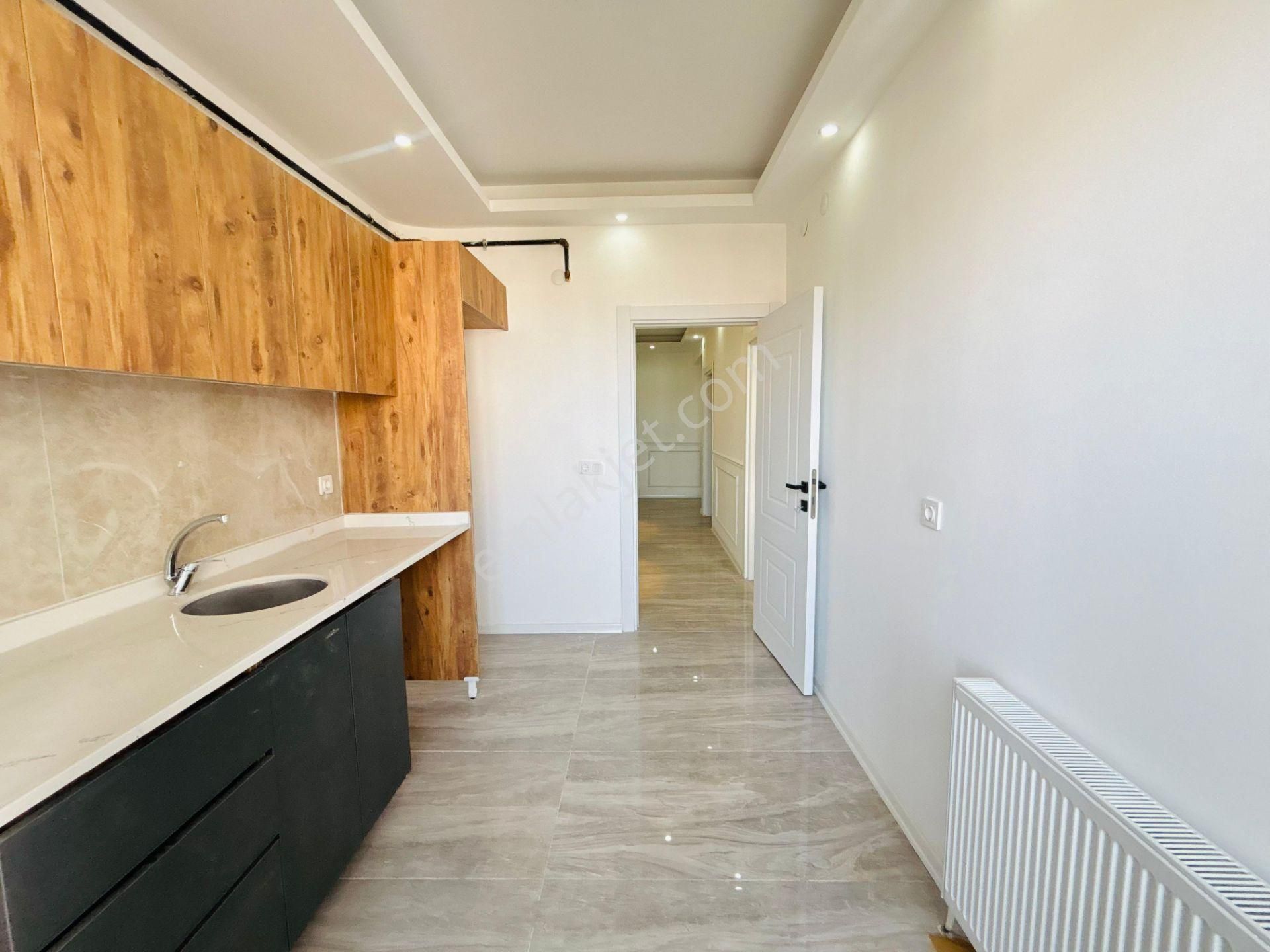 Güven'den Çerkezköy'de Merkezi Konumda Ara Kat Öncephe 2+1 Daire - Görsel 10