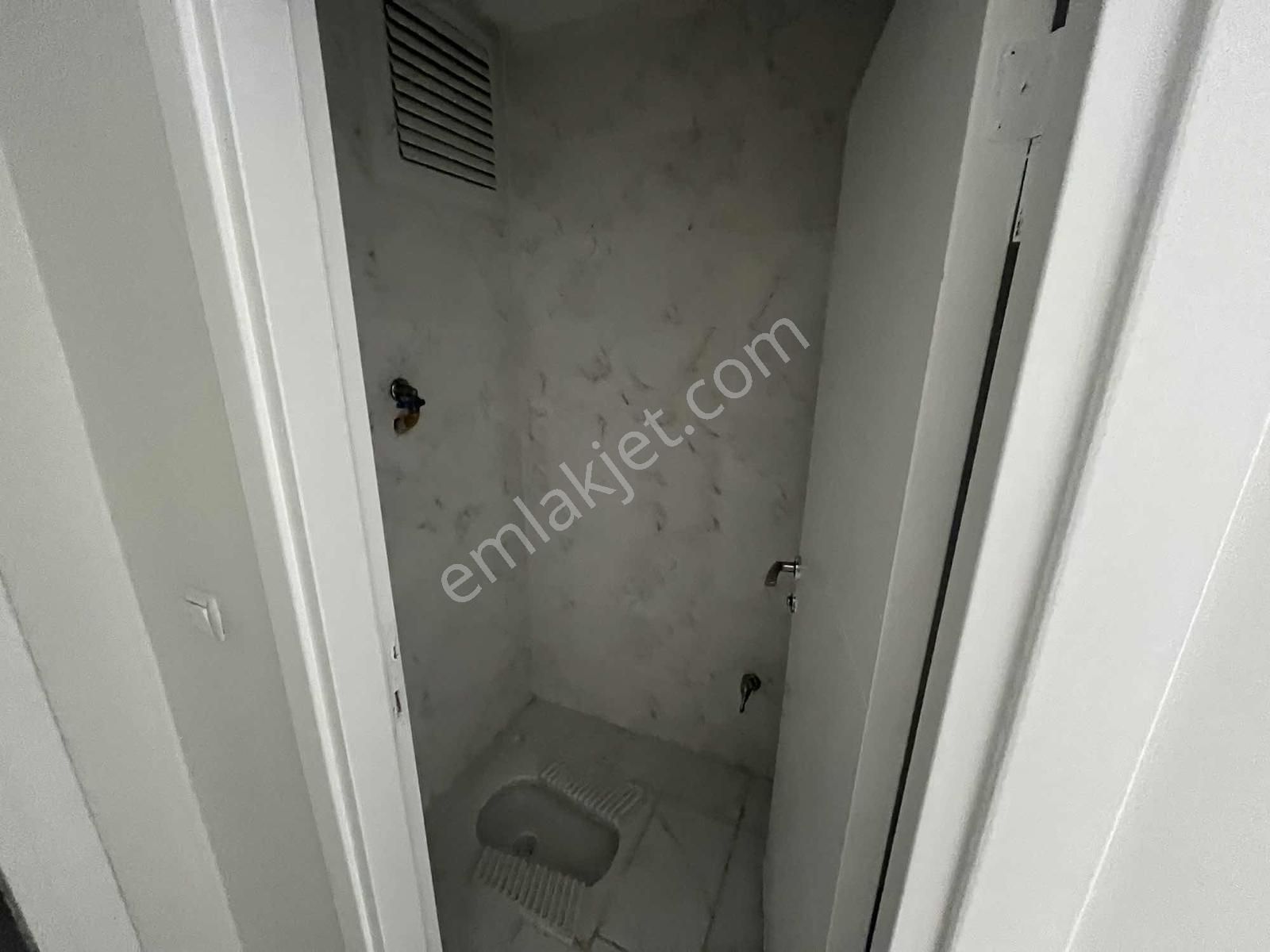 İkitelli M.akif'de 110m² Ebeveyn Banyolu 2+1 2.kat Arakat Daire - Görsel 17