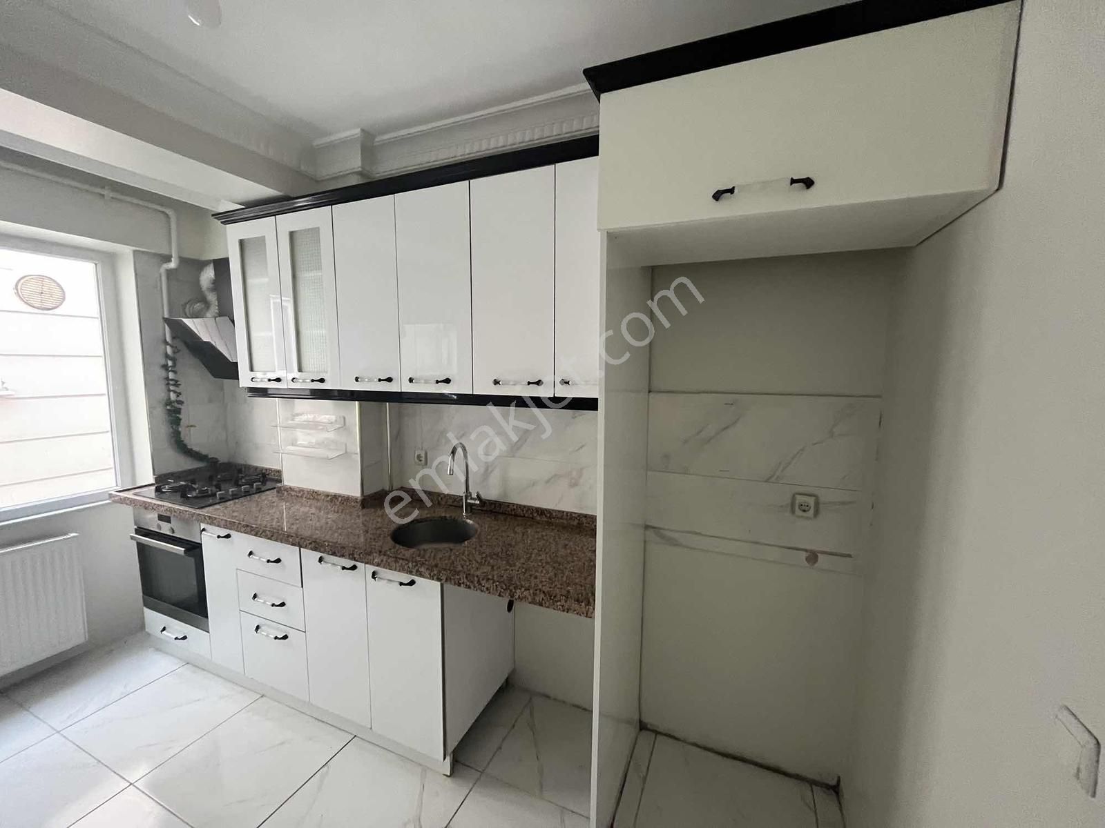 İkitelli M.akif'de 110m² Ebeveyn Banyolu 2+1 2.kat Arakat Daire - Görsel 6