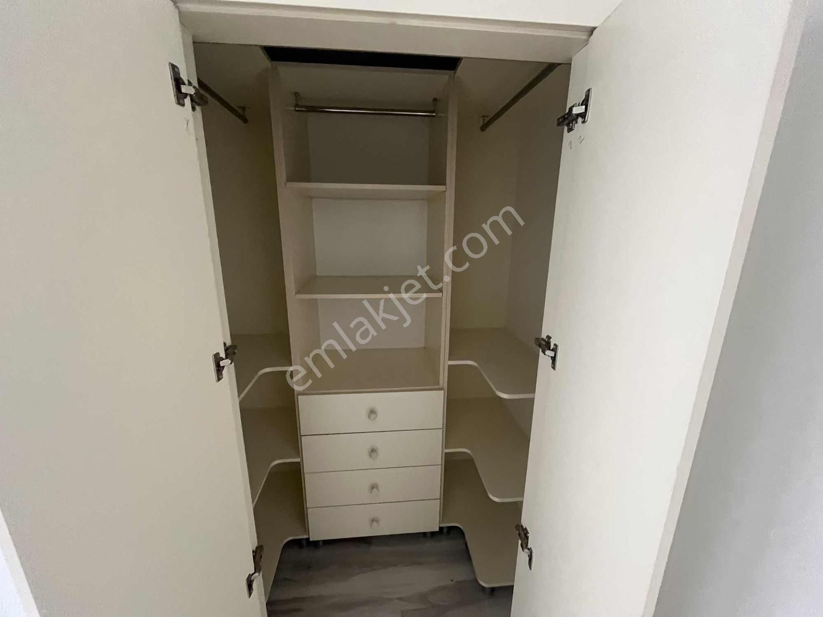 İkitelli M.akif'de 110m² Ebeveyn Banyolu 2+1 2.kat Arakat Daire - Görsel 4