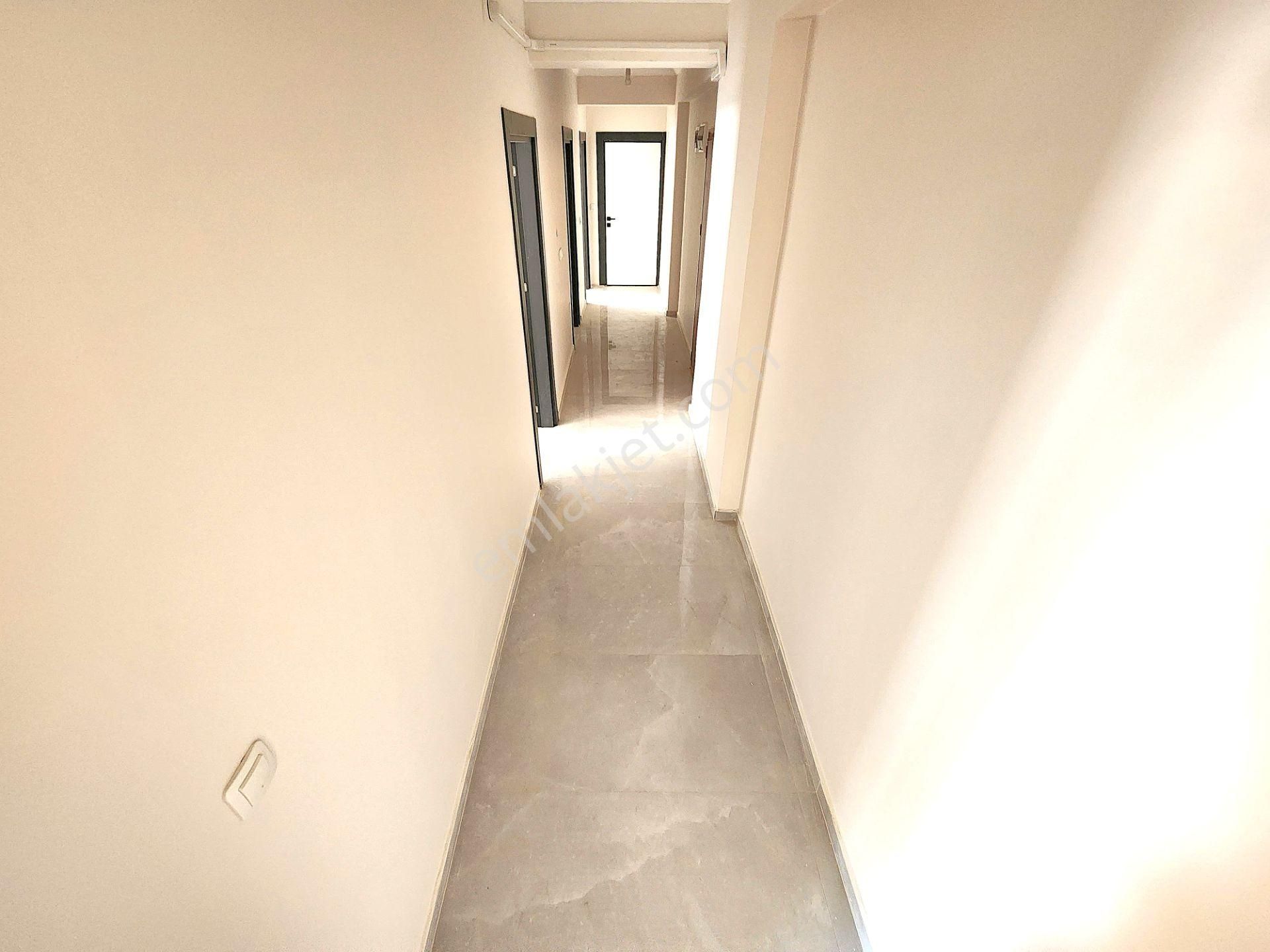 Burhaniye Bademalanın'da Aygül Ayrıcalığı İle Nezih Siteiçi Kat Ve Cephe Seçenekli 2+1 Satılık Daire - Görsel 24