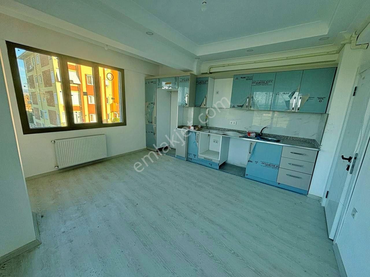 Uytundan Bahçelievlerde Mustakil Tadında Kapalı Otoparklı 2+1 - Görsel 2