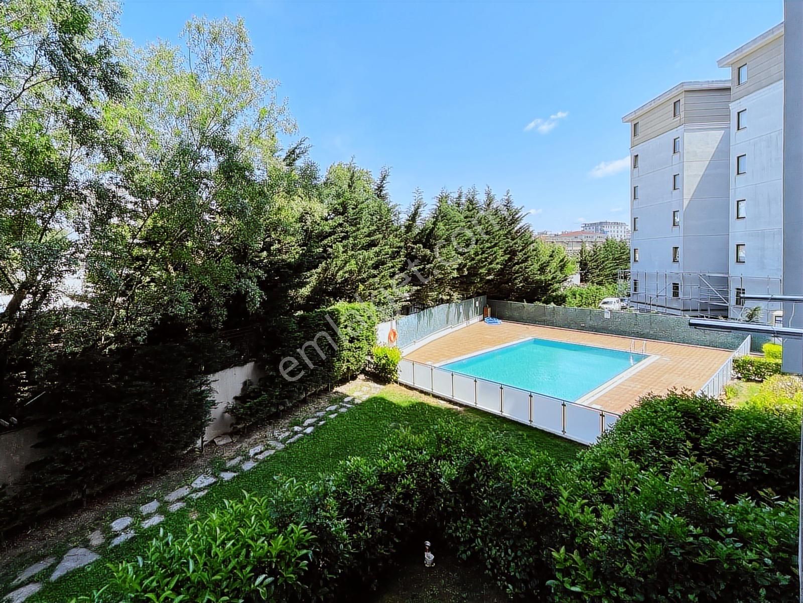 Taşdelen Park Çekmeköy Sitesi Eşyalı Satılık Artı 1 Odalı Daire