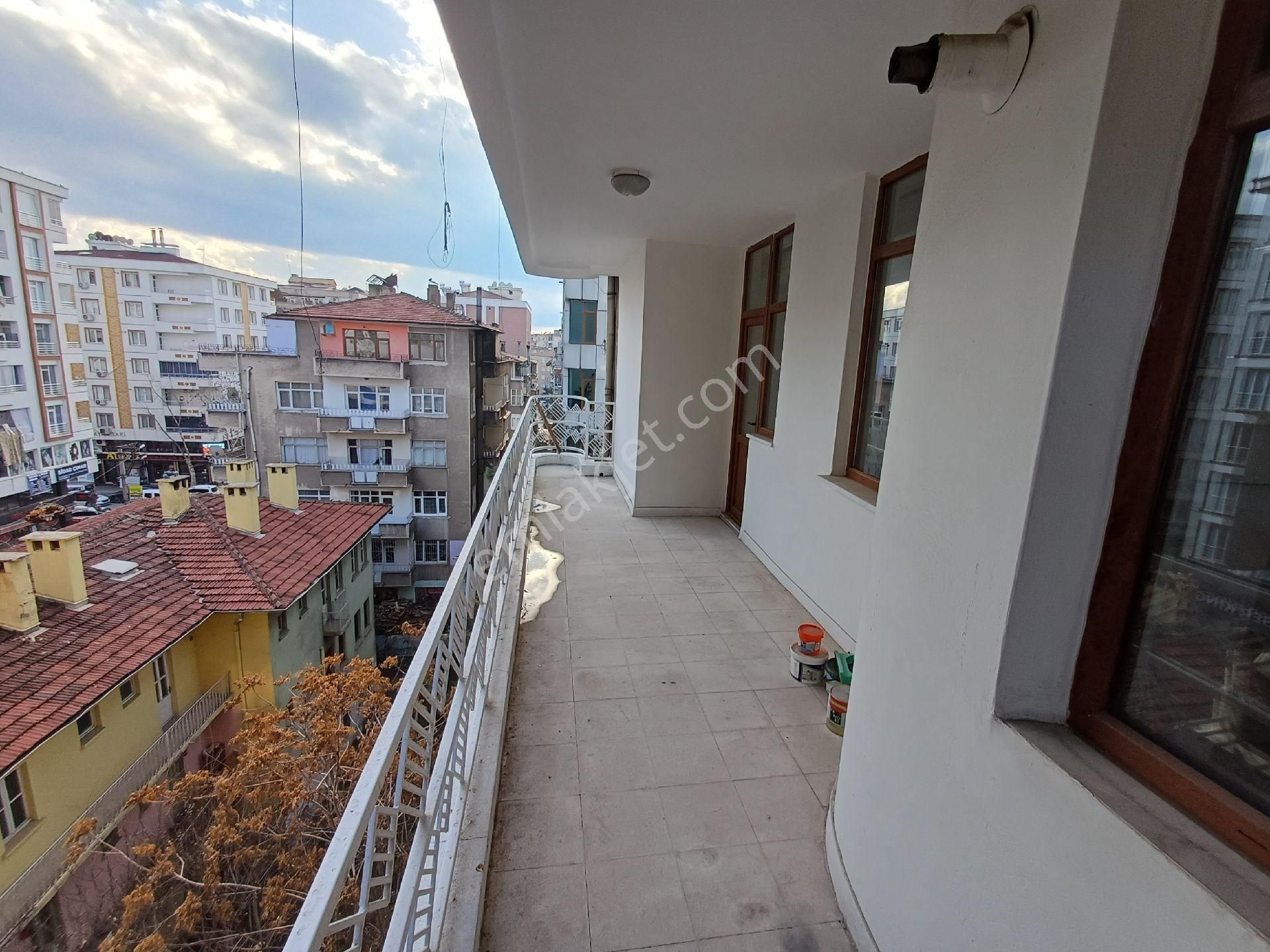 Kiralık 3+1 Ofis Ana Cadde Üzerinde Onur Pasajı Üstü - Görsel 20