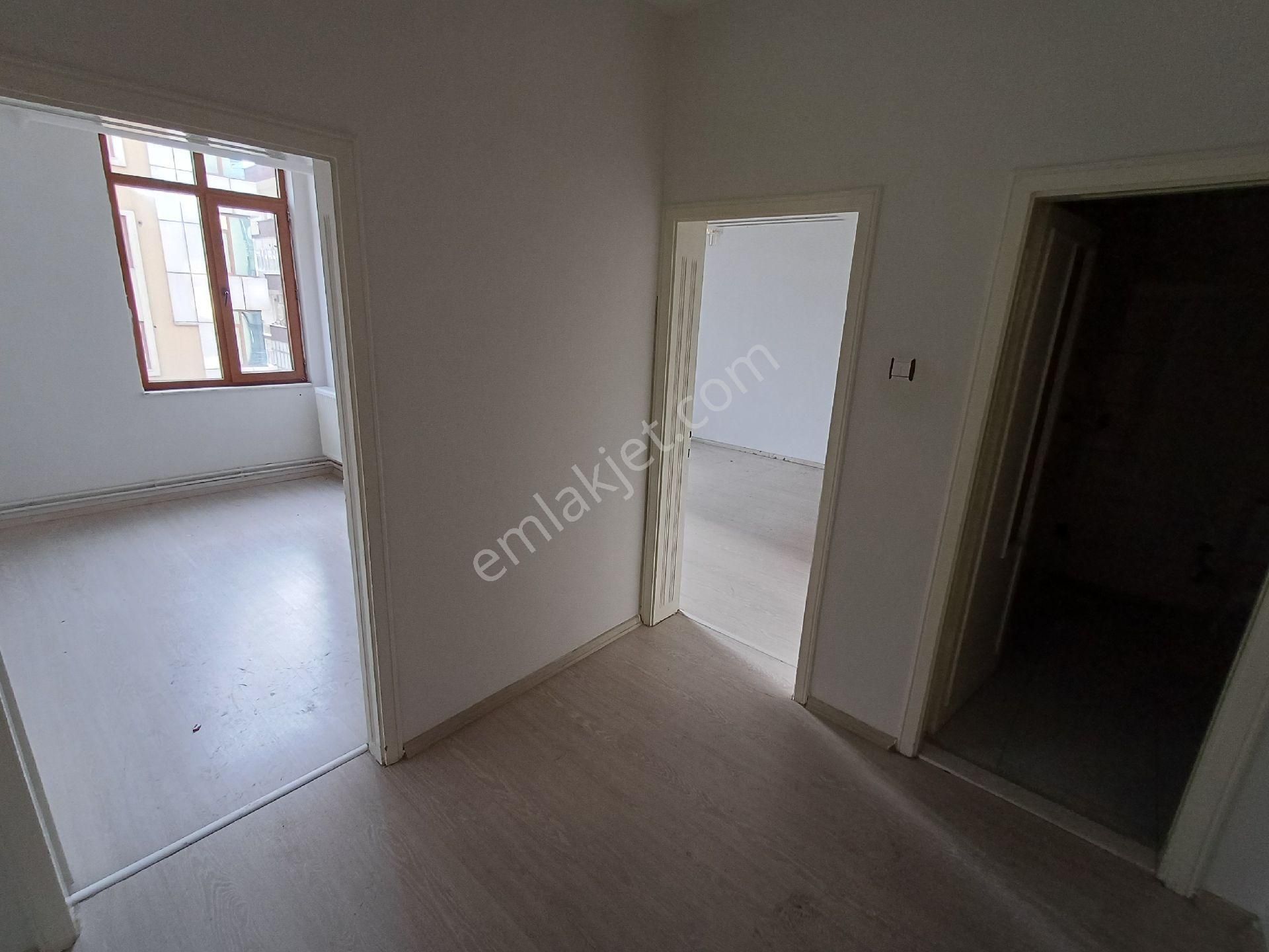 Kiralık 3+1 Ofis Ana Cadde Üzerinde Onur Pasajı Üstü - Görsel 8