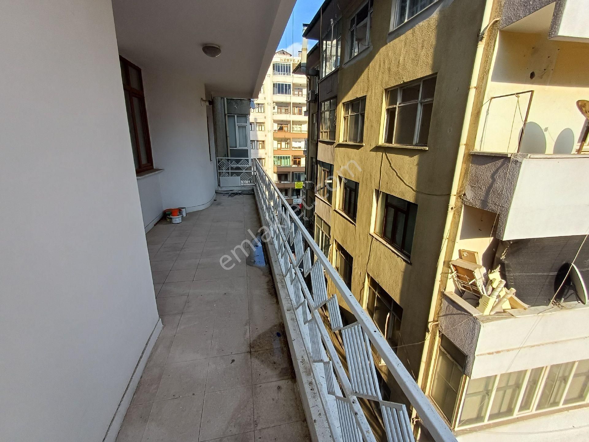 Kiralık 3+1 Ofis Ana Cadde Üzerinde Onur Pasajı Üstü - Görsel 22