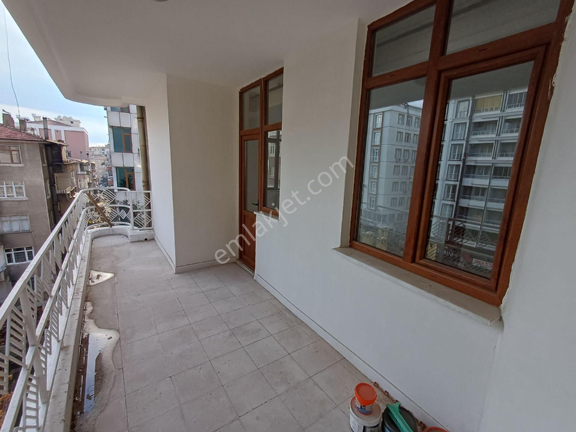 Kiralık 3+1 Ofis Ana Cadde Üzerinde Onur Pasajı Üstü - Görsel 5