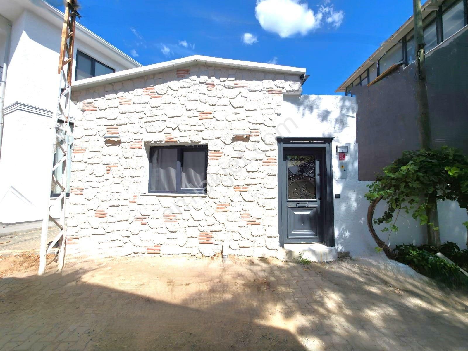 Edremit Kızılkeçili'de Aygül'den Doğa İle İç İçe Şık Tasarımlı Sıfır Eşyalı 1+1 Satılık Müstakil Ev - Görsel 35