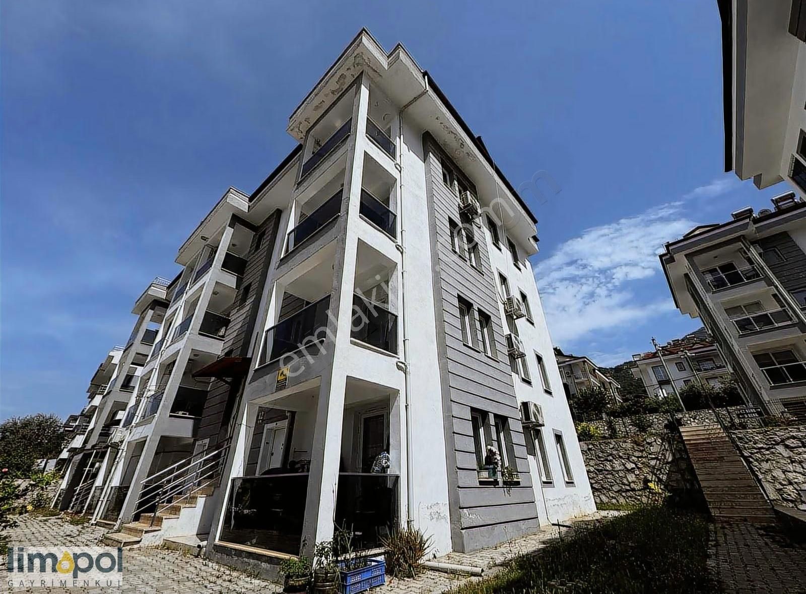 Patlangıçta Havuzlu Sitede 1+1 Satılık Daire! - Görsel 3