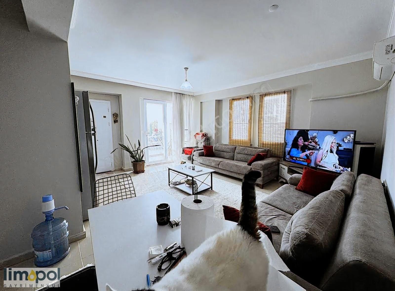 Patlangıçta Havuzlu Sitede 1+1 Satılık Daire! - Görsel 2