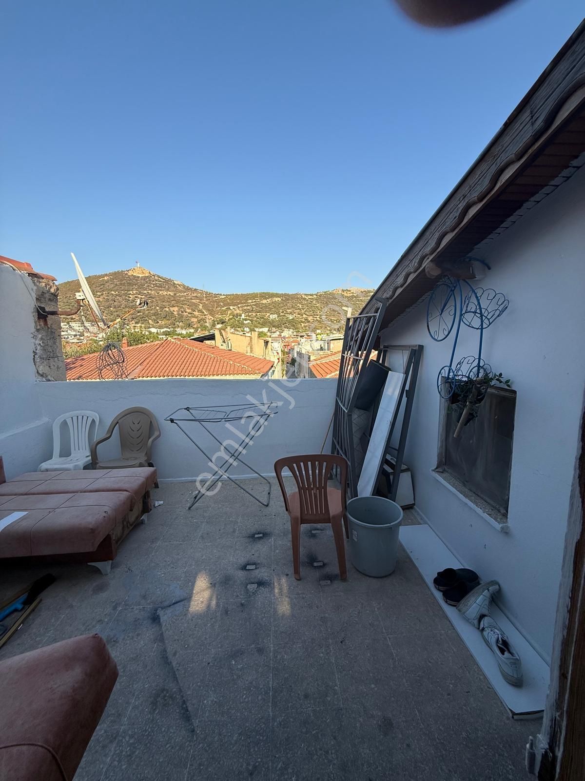 Yenifoça Merkezde Marinaya Yakın Kiralık 3+1 Taş Dubleks Daire - Görsel 8