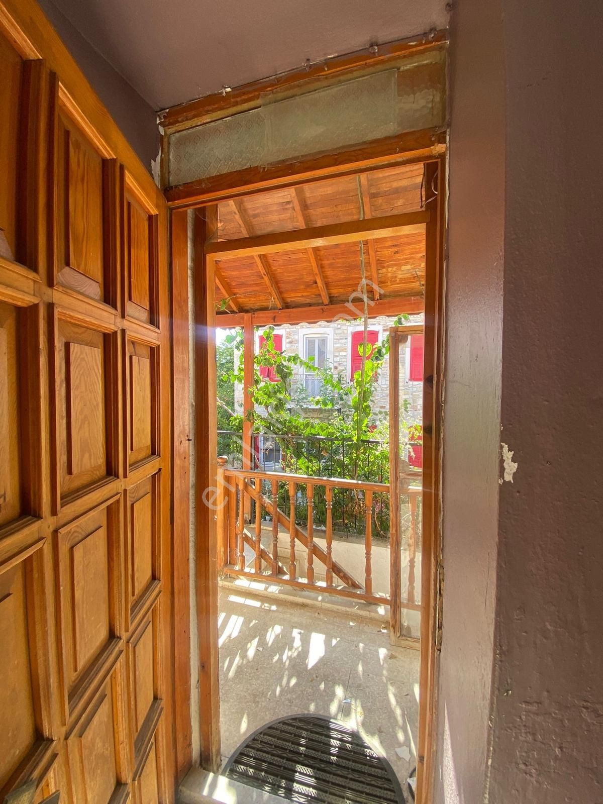 Yenifoça Merkezde Marinaya Yakın Kiralık 3+1 Taş Dubleks Daire - Görsel 5