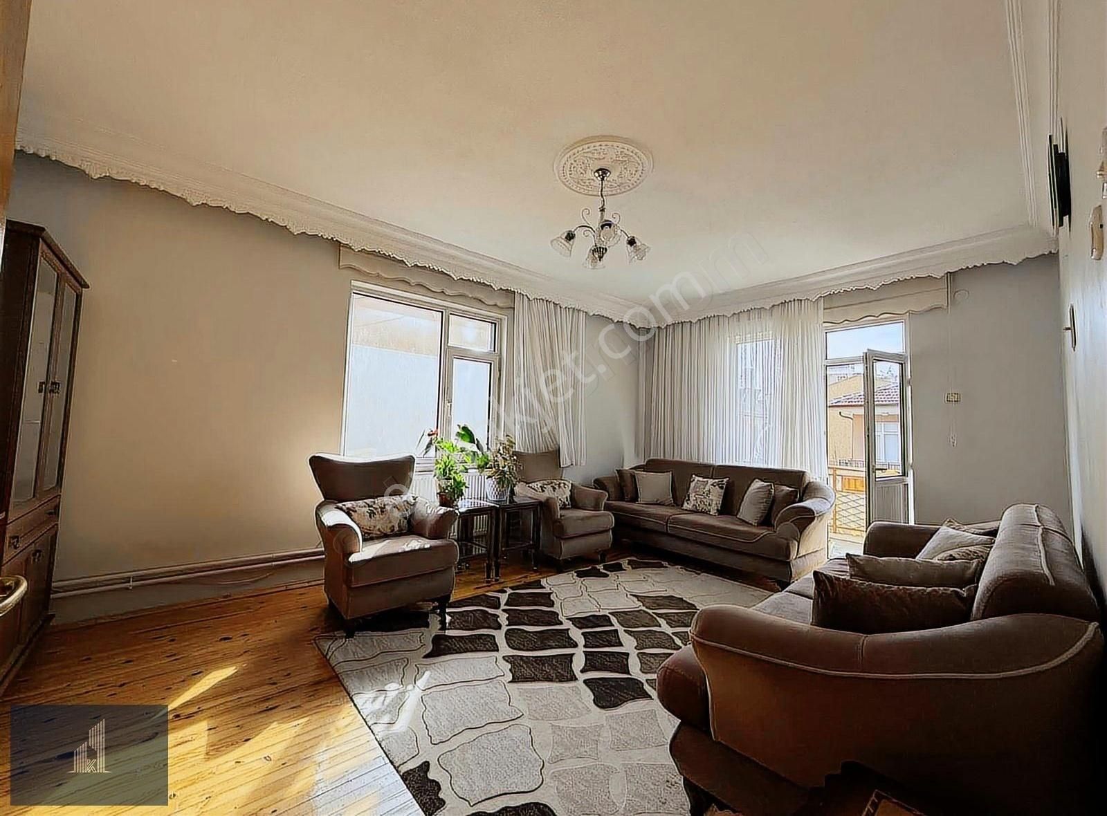 Kadir Dikici'den Mehmet Akif Mahallesinde Satılık Bakımlı Daire