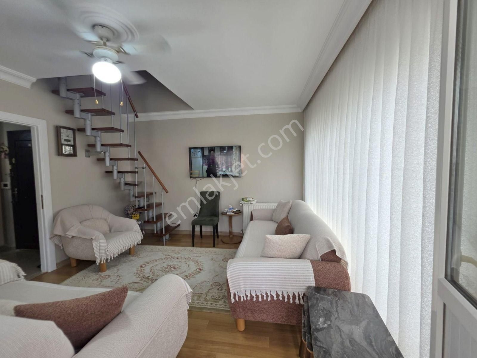 Mertcan'dan Erenler Cad.üzerinde Metroya 8dk İskanlı Dubleks 3+2