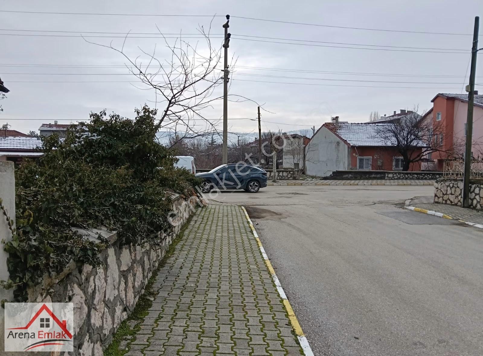 Arena Emlak'tan Köşe Başı 501 M2 Müstakil Bahçeli Ev - Görsel 4