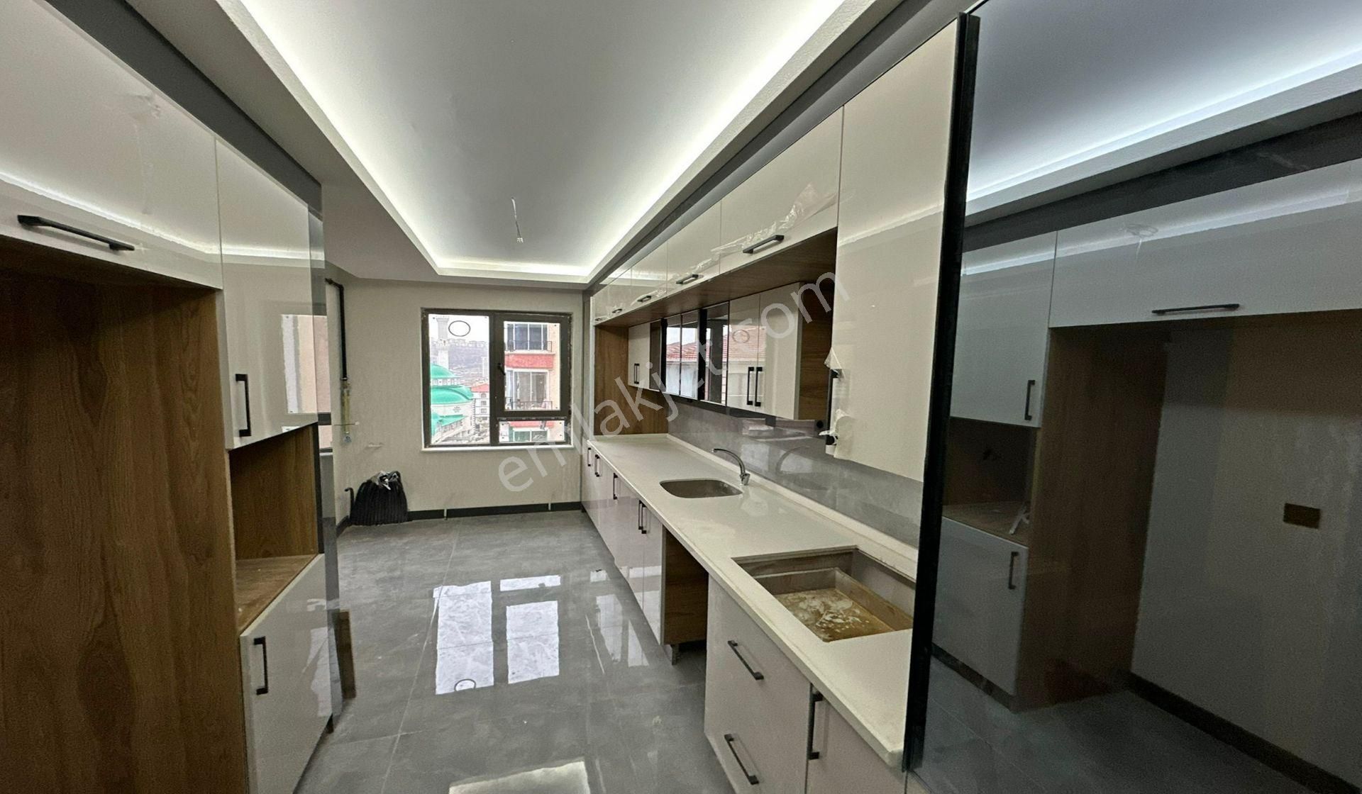 Kanunide Sıfır Binada Site Konseptinde Ara Katta 3+1 Geniş - Görsel 3