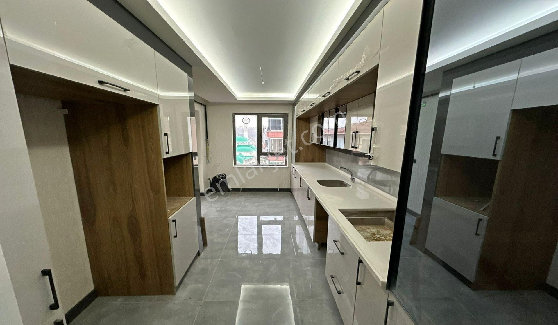 Kanunide Sıfır Binada Site Konseptinde Ara Katta 3+1 Geniş - Görsel 5