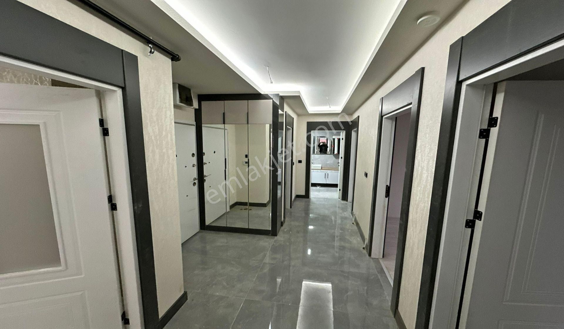 Kanunide Sıfır Binada Site Konseptinde Ara Katta 3+1 Geniş - Görsel 27