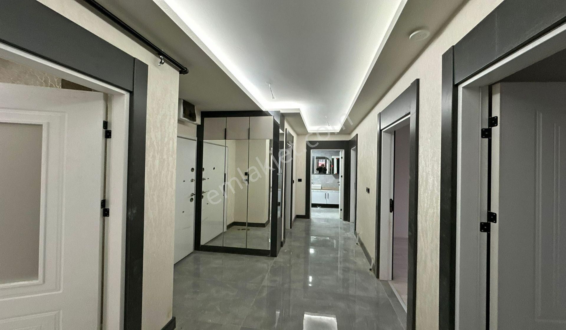 Kanunide Sıfır Binada Site Konseptinde Ara Katta 3+1 Geniş - Görsel 26