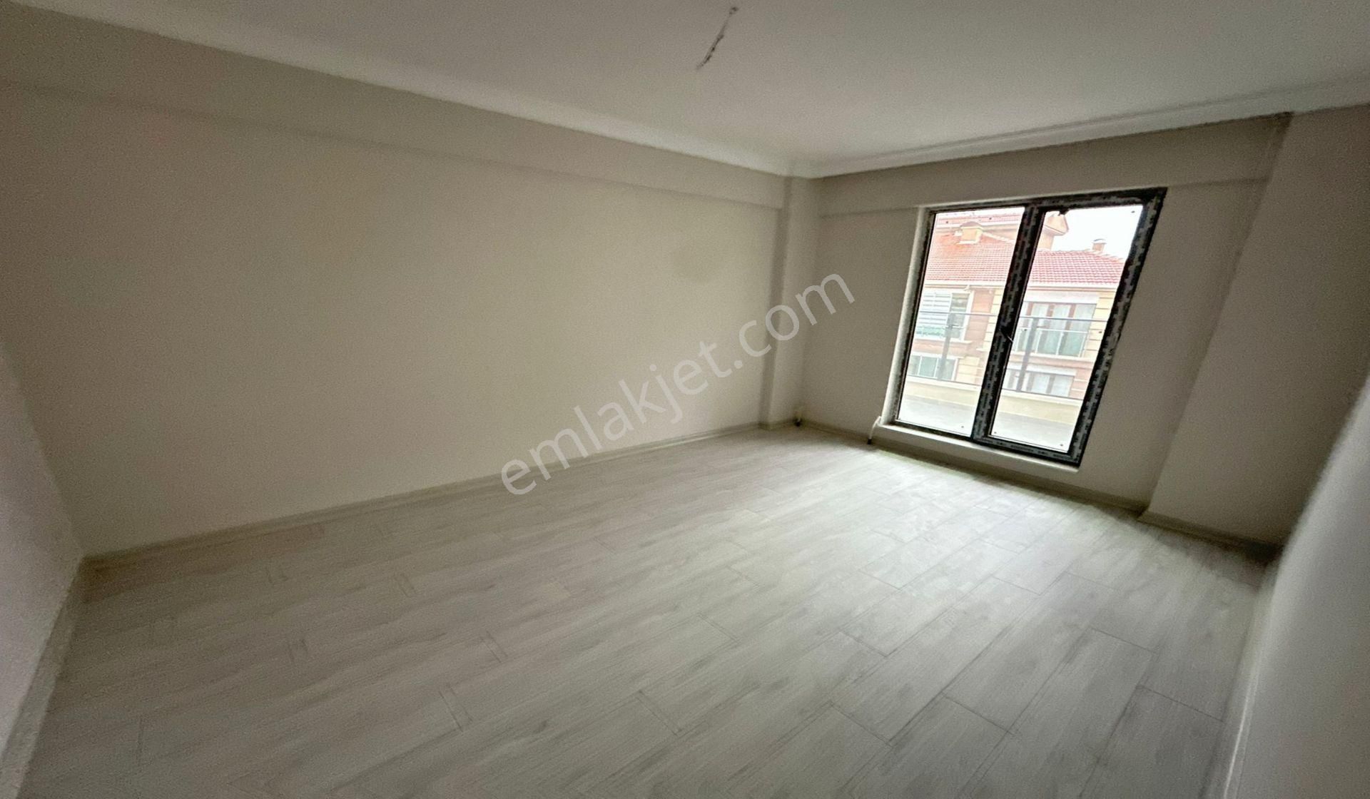 Kanunide Sıfır Binada Site Konseptinde Ara Katta 3+1 Geniş - Görsel 14