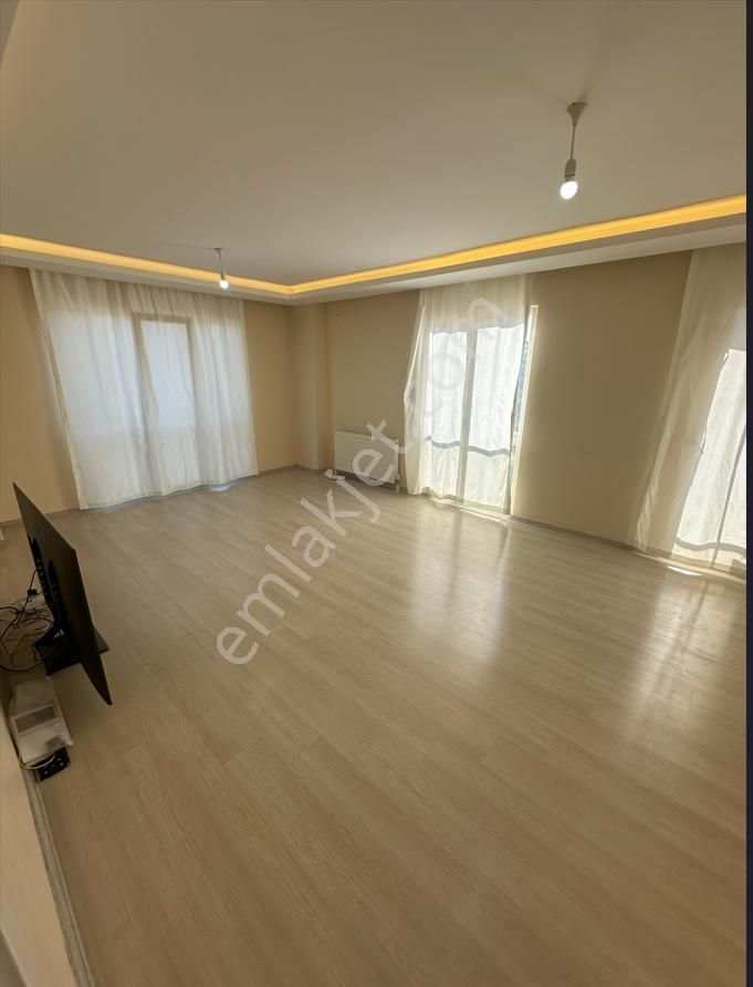 3+1 Ebeveyn Banyolu Geniş Kullanışlı Site İçerisinde Daire - Görsel 14