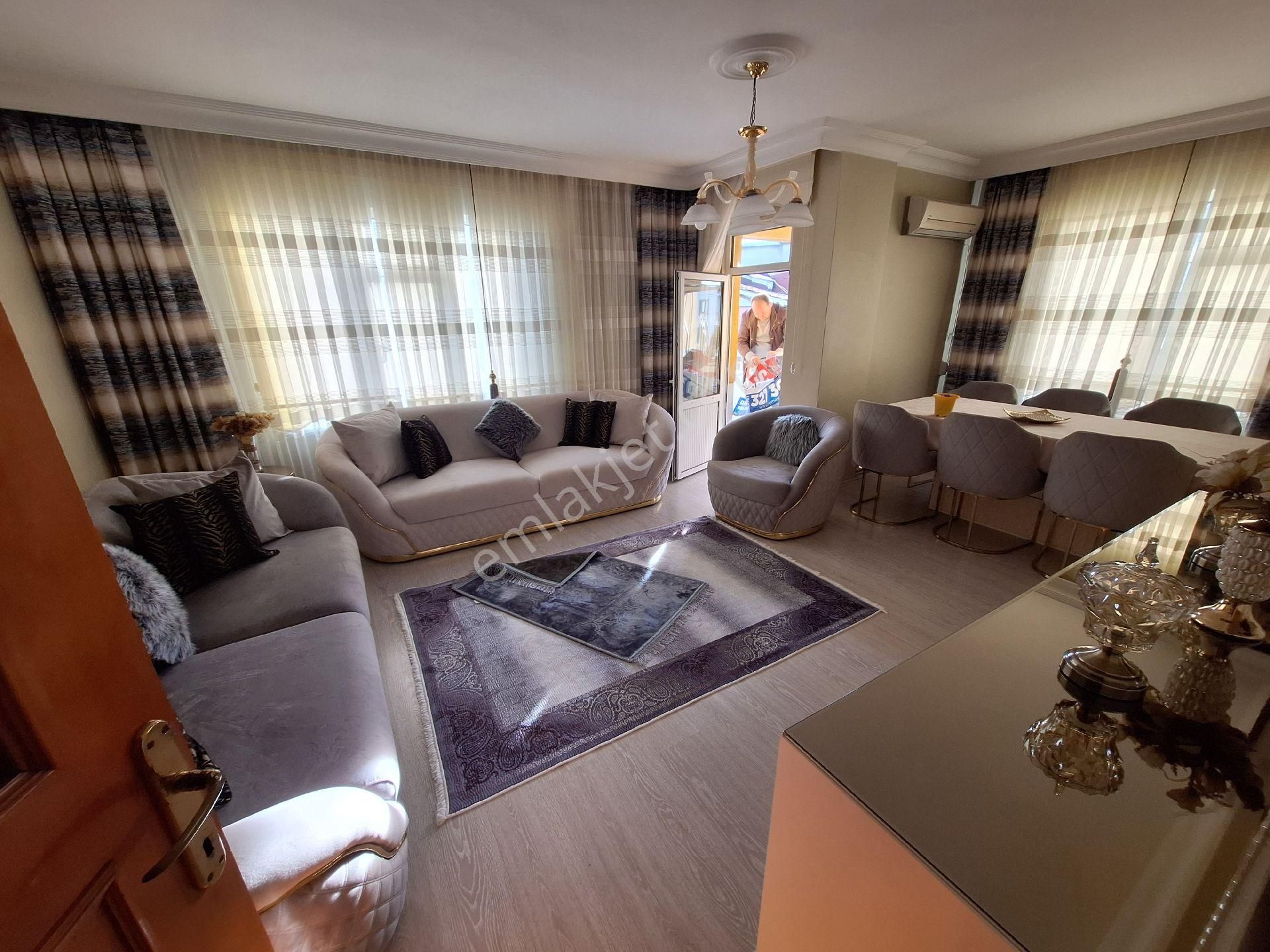 Pendik Çamçeşme Mahallesin'de Satılık 3+1 Daire