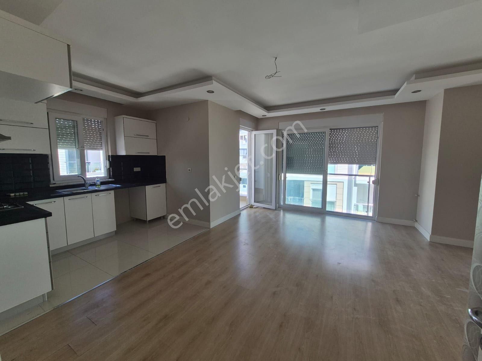 Antalya Konyaaltı Limanda Lüks Site İçi Tertemiz Geniş3+1 Dubleks Boş Kiralık