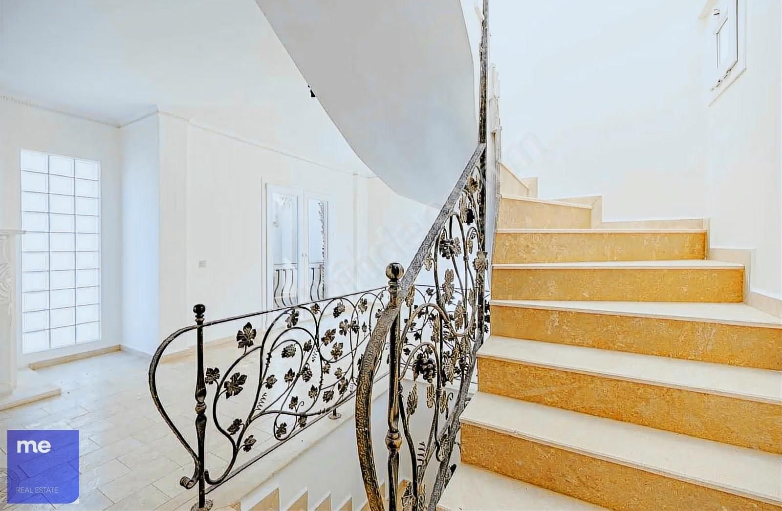 Konacık'ta Muhteşem Lokasyon 3+2 Tripleks Villa - Görsel 24