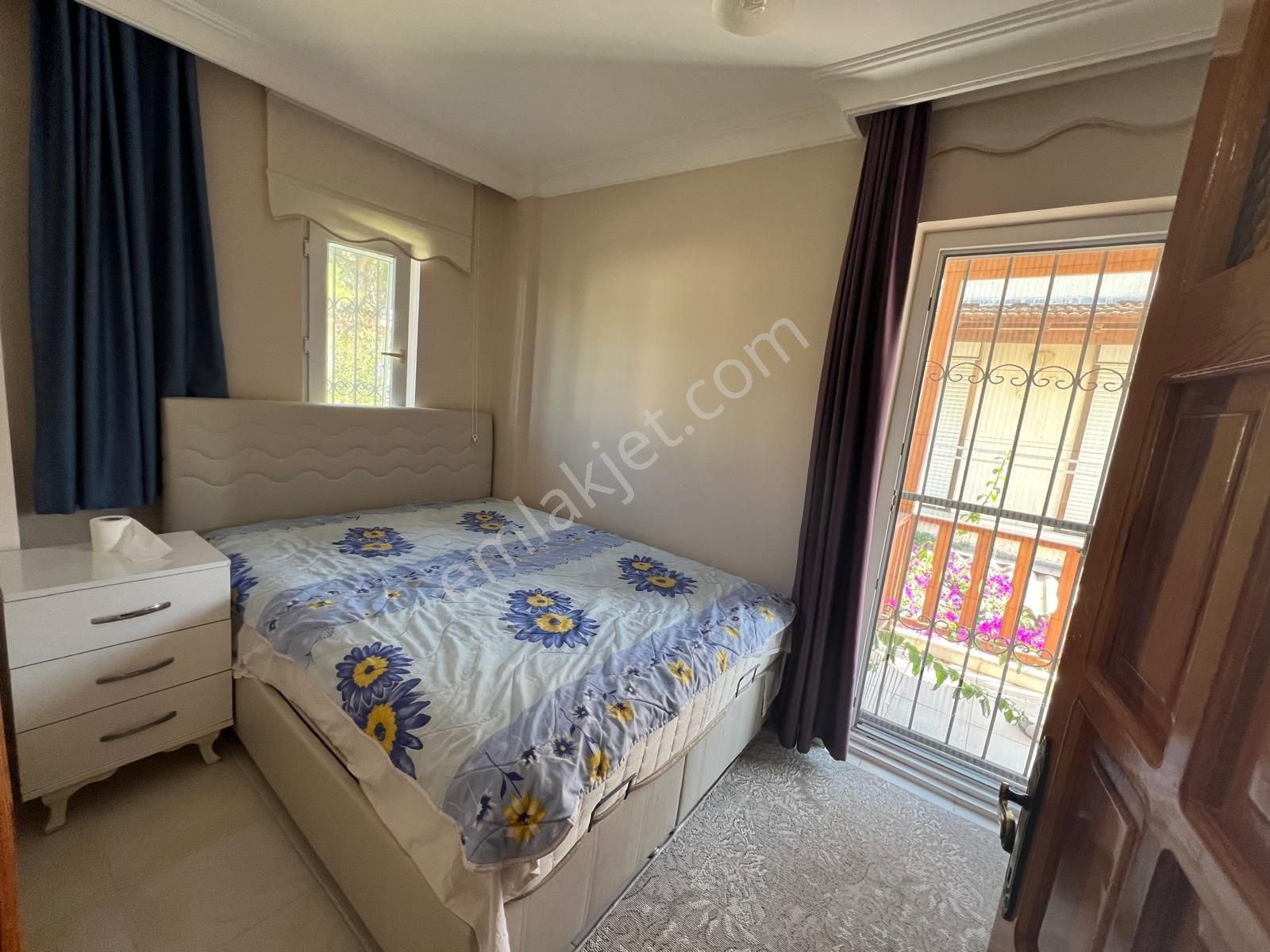 Kuşadası’nda Havuzlu Sitede Bahçeli Satılık Yaz - Görsel 11