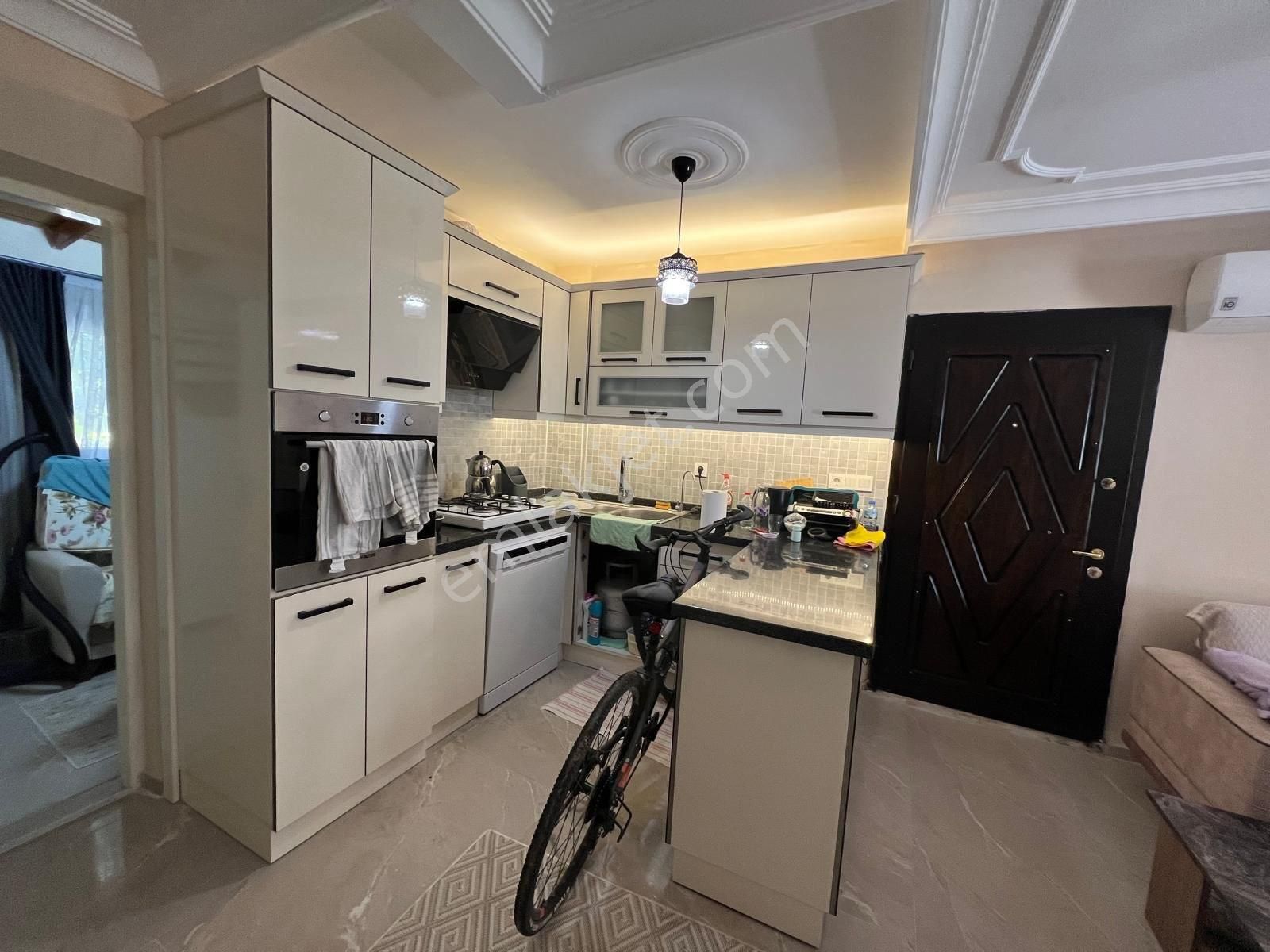 Kuşadası’nda Havuzlu Sitede Bahçeli Satılık Yaz - Görsel 12